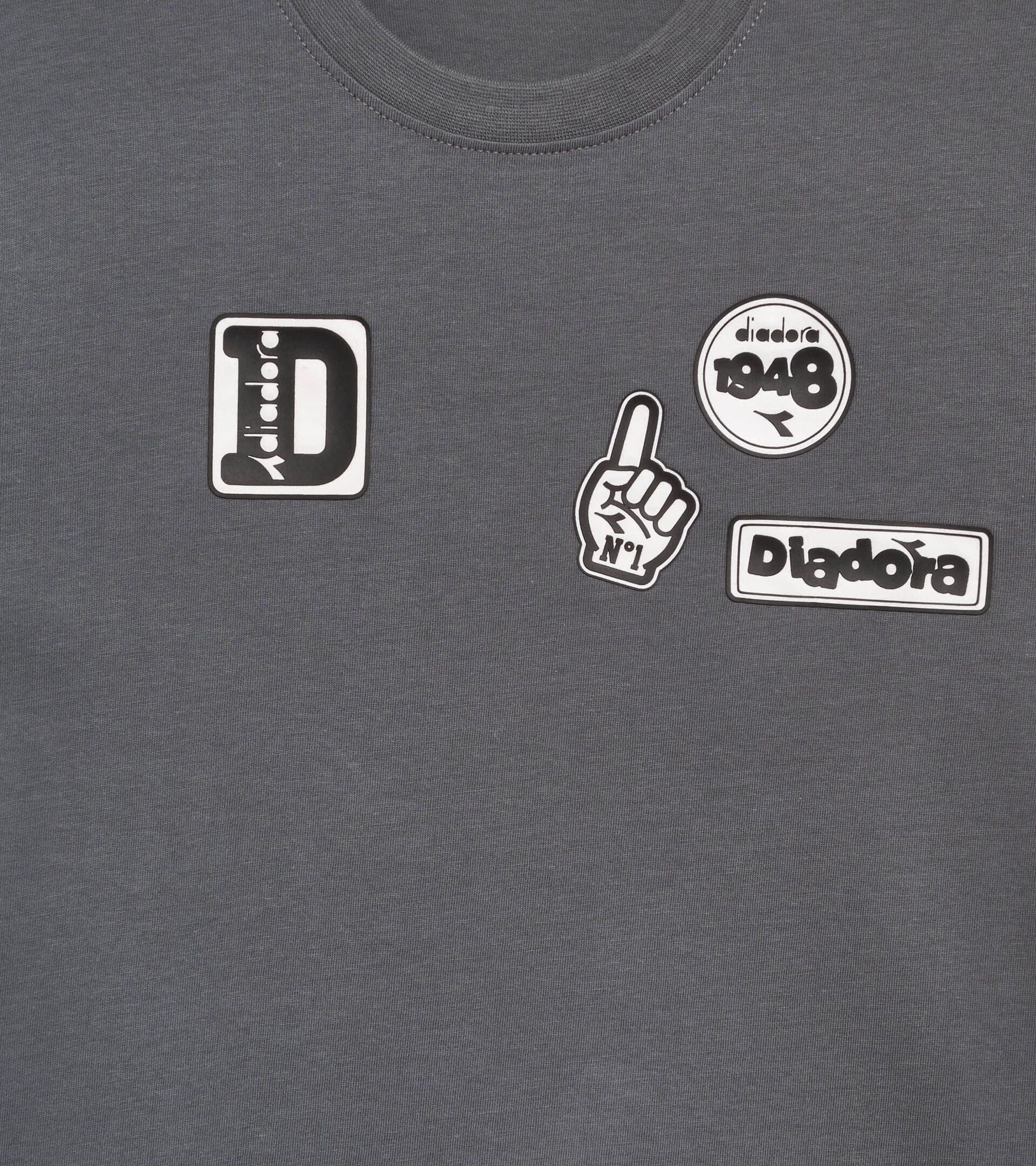 Camiseta de algod&oacute;n - Ni&ntilde;o
 JB. T-SHIRT SS ESS. SPORTS SL TURBULENCIA - Diadora