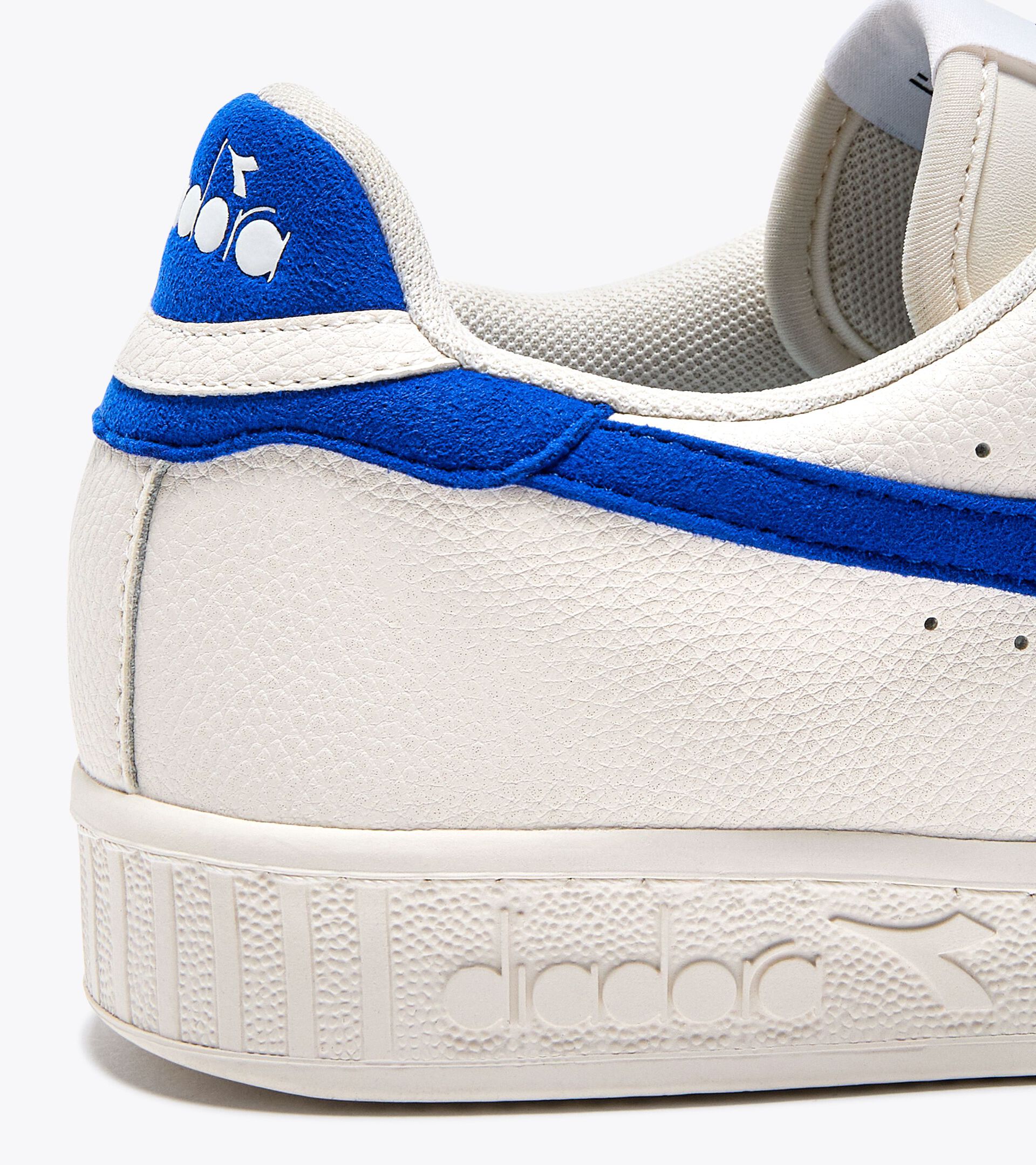 2030 sports shoes - All-Gender GAME L LOW 2030 WHITE/DARK ROYAL - Diadora