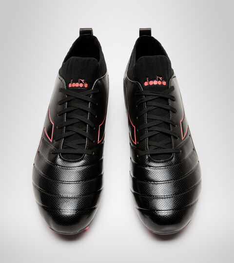 BRASIL ELITE R LP12, NERO/ROSSO FLUO Chaussures de football pour terrains compacts BRASIL ELITE R LP12 NERO/ROSSO FLUO - Diadora
