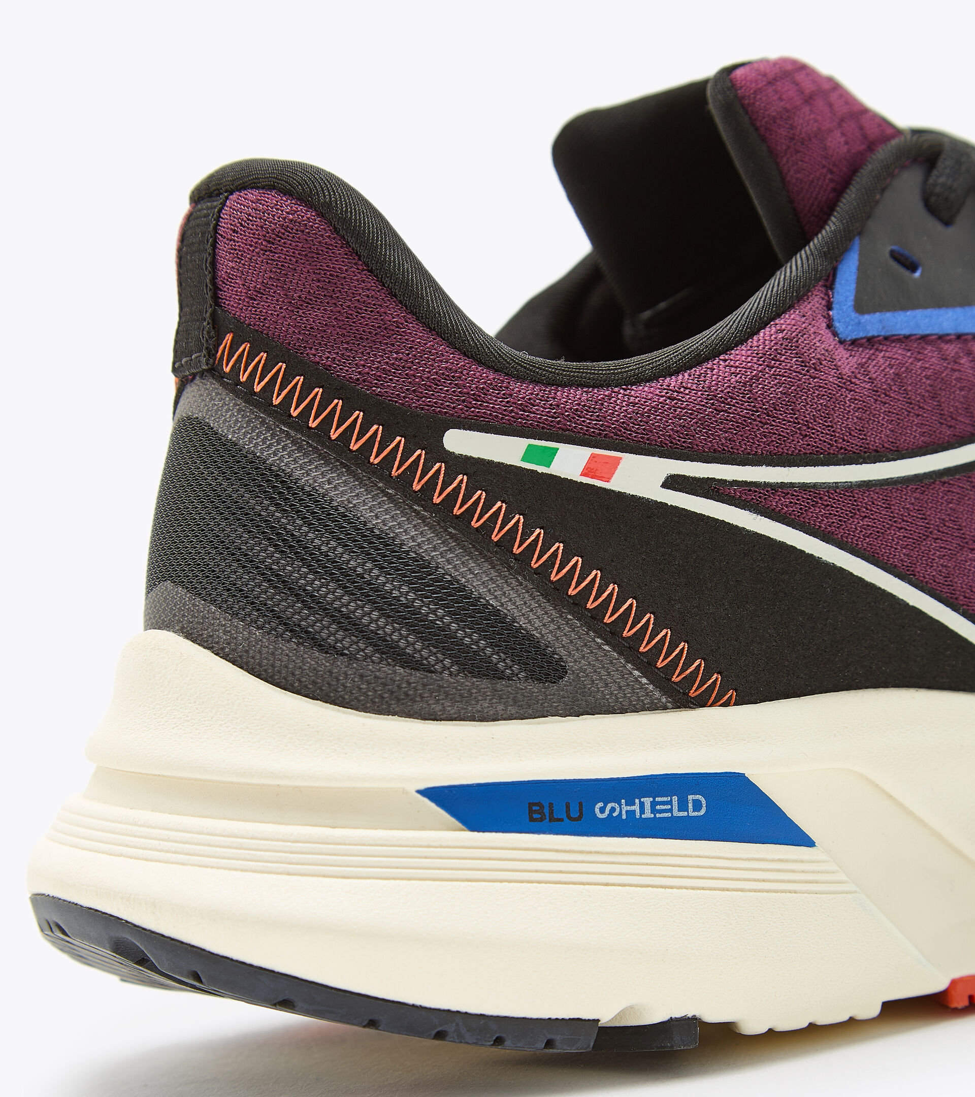 Running shoes - Men MYTHOS BLUSHIELD VOLO 2 GRAPE WINE/WHISPER WHITE/BLACK - Diadora