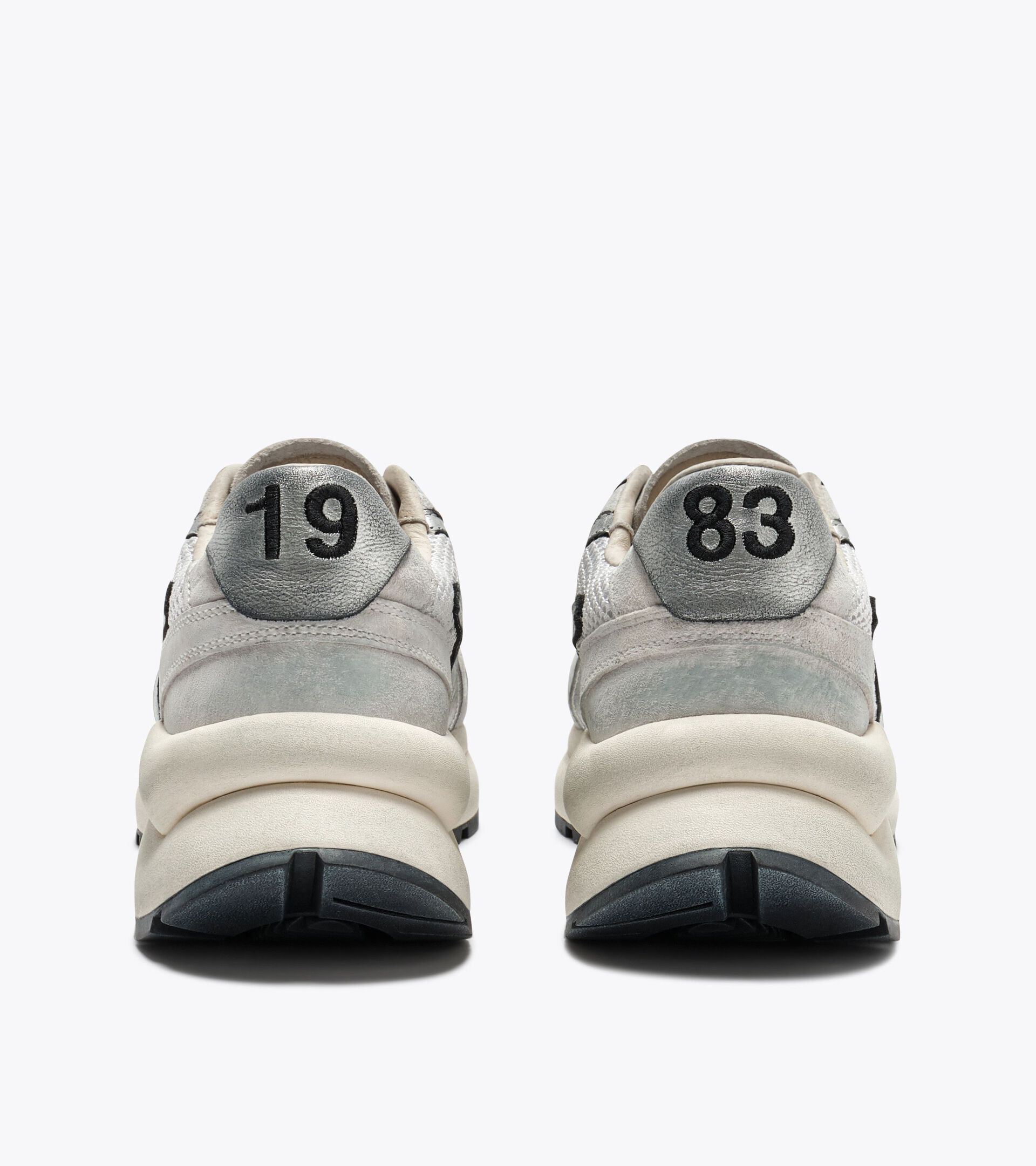 Zapatilla Heritage de piel y malla  - Mujer
 MERCURY ELITE METAL USED WN BLANCO - Diadora