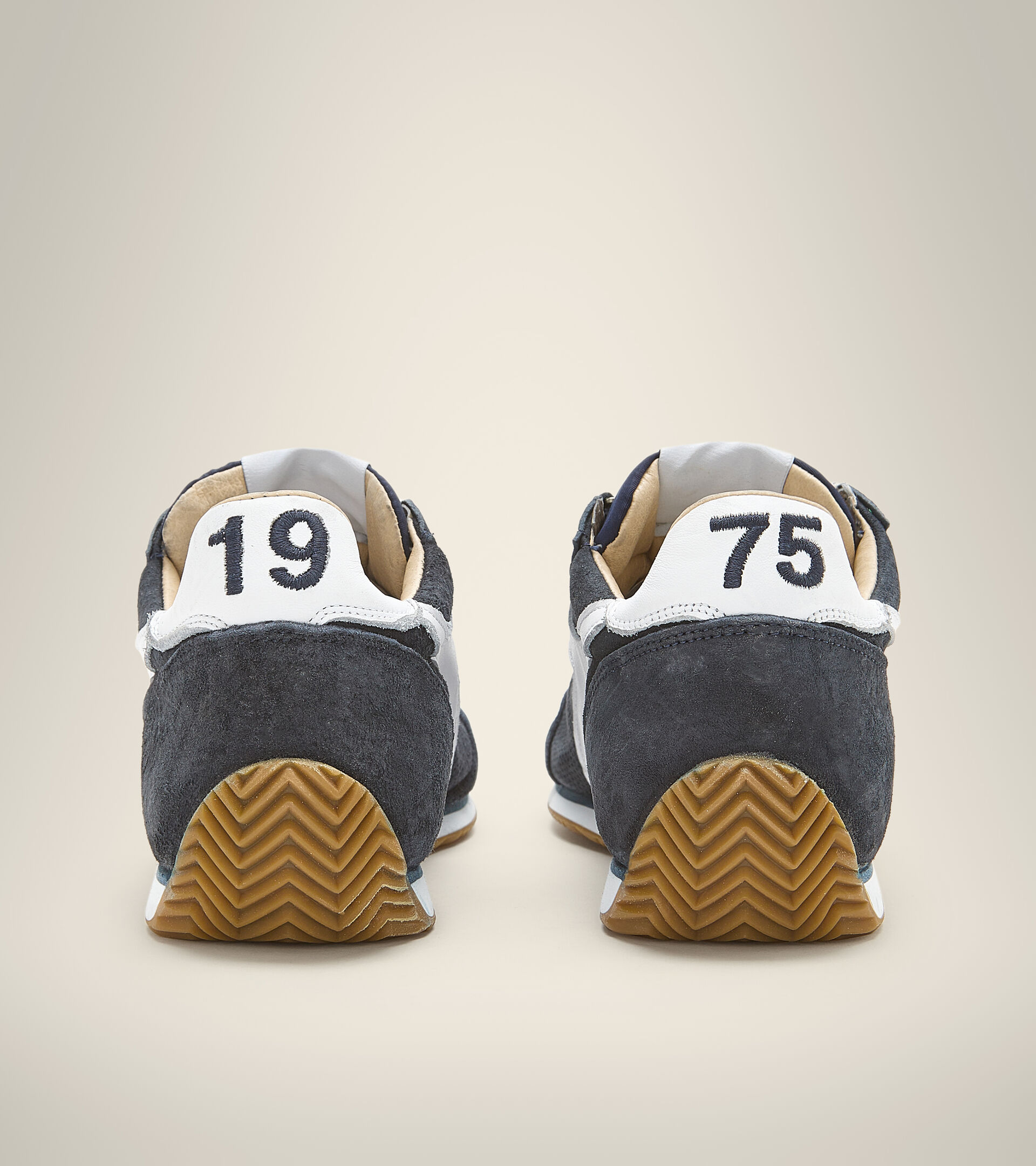 Heritage shoe - Unisex EQUIPE SUEDE SW BLUE DENIM/WHITE - Diadora