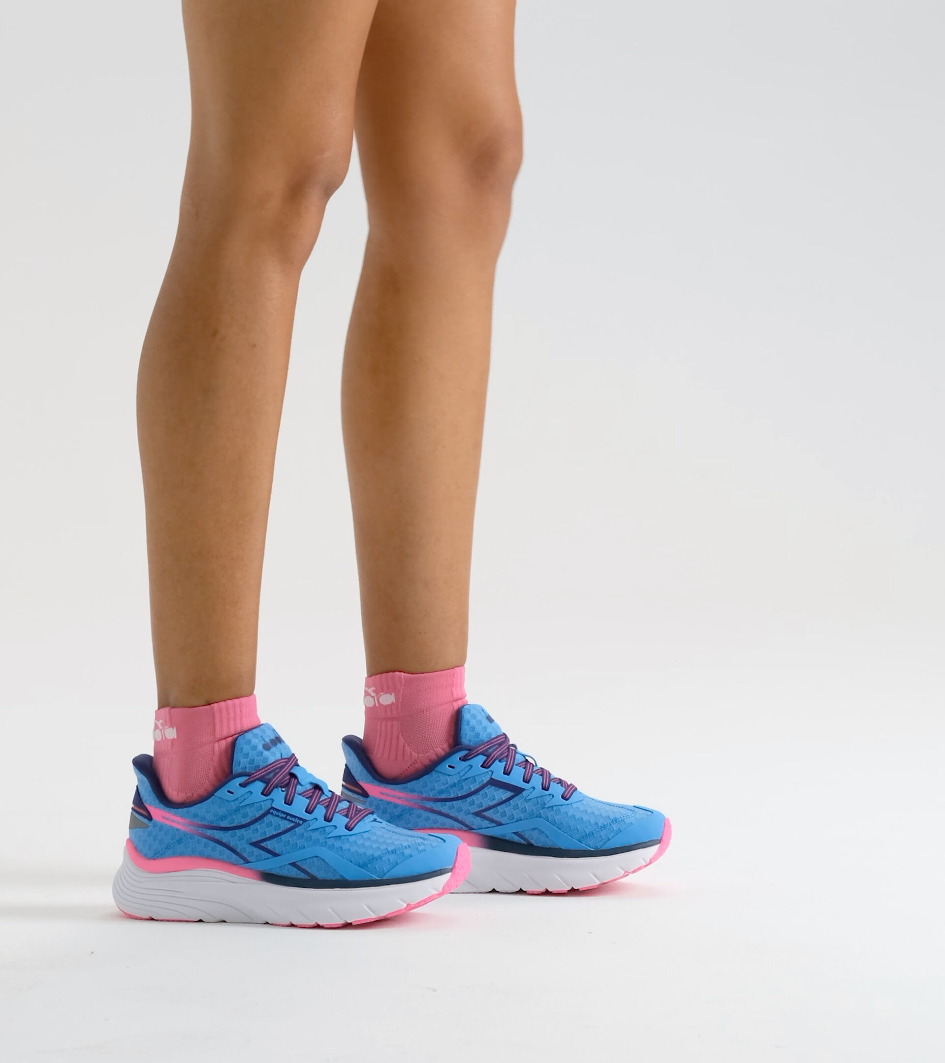 Running shoes - Women EQUIPE NUCLEO W BONNIE BLUE/PINK FLUO - Diadora