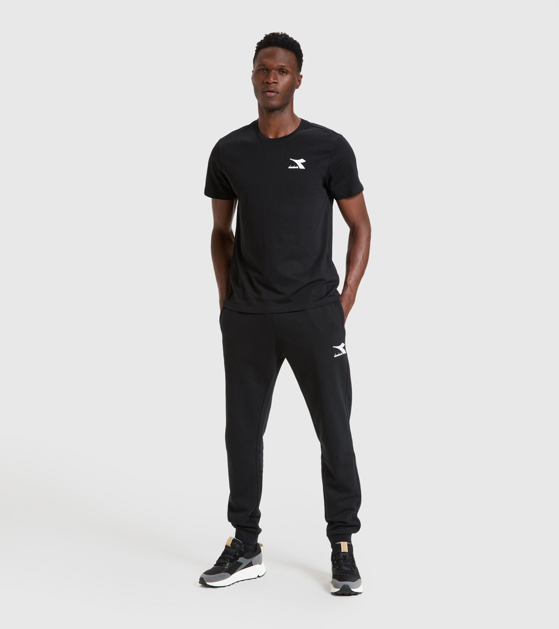 Camiseta - Hombre T-SHIRT SS CHROMIA NEGRO - Diadora