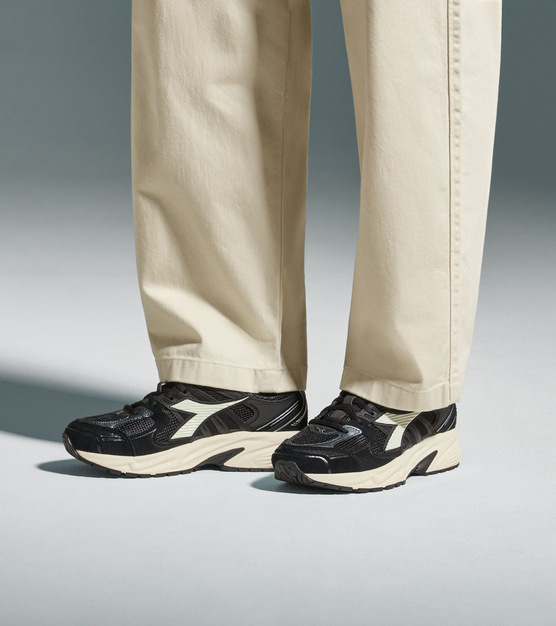 Sports sneakers - All-Gender
 MYTHOS STAR BLACK/BLACK - Diadora