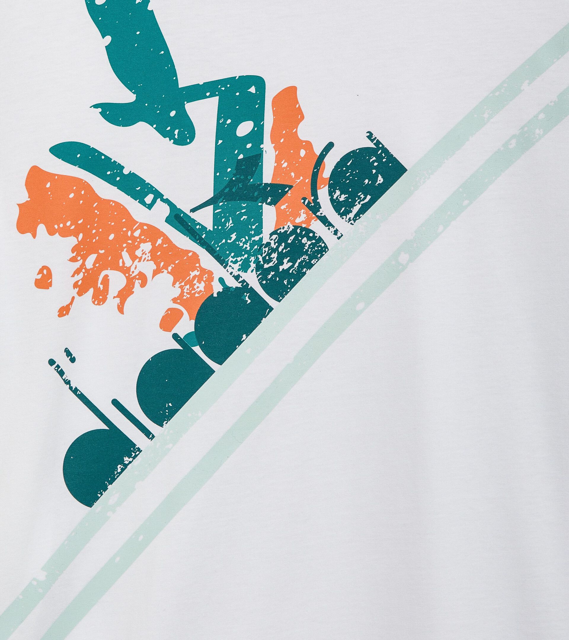 T-shirt sportiva stile anni ‘90 - Made in Italy - Uomo T-SHIRT SS TENNIS 90 VERDE-BLU CAPRI - Diadora