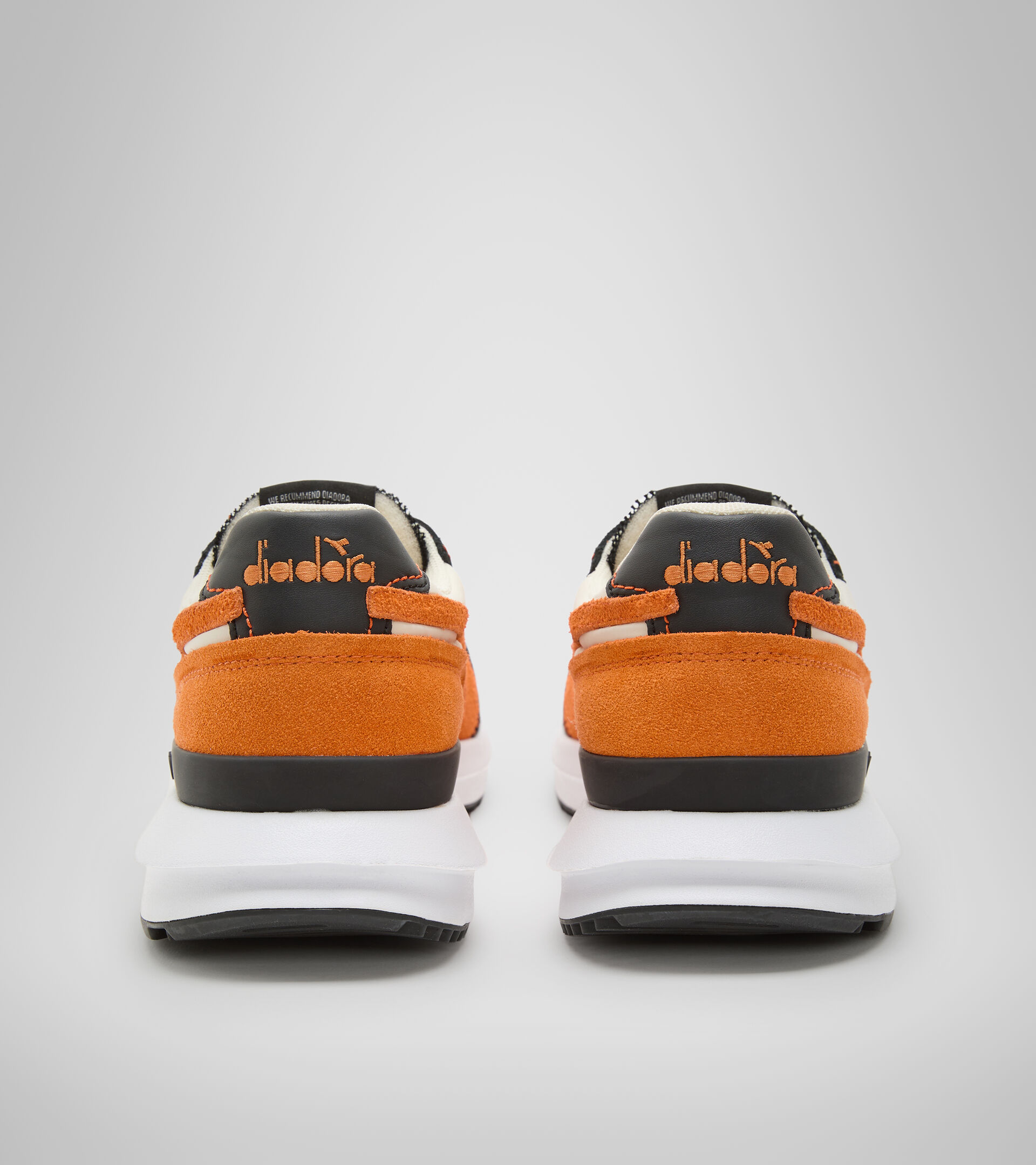 Sports shoes - Unisex KMARO HALLOWEEN BLACK/GOLDEN POPPY/WHITE - Diadora