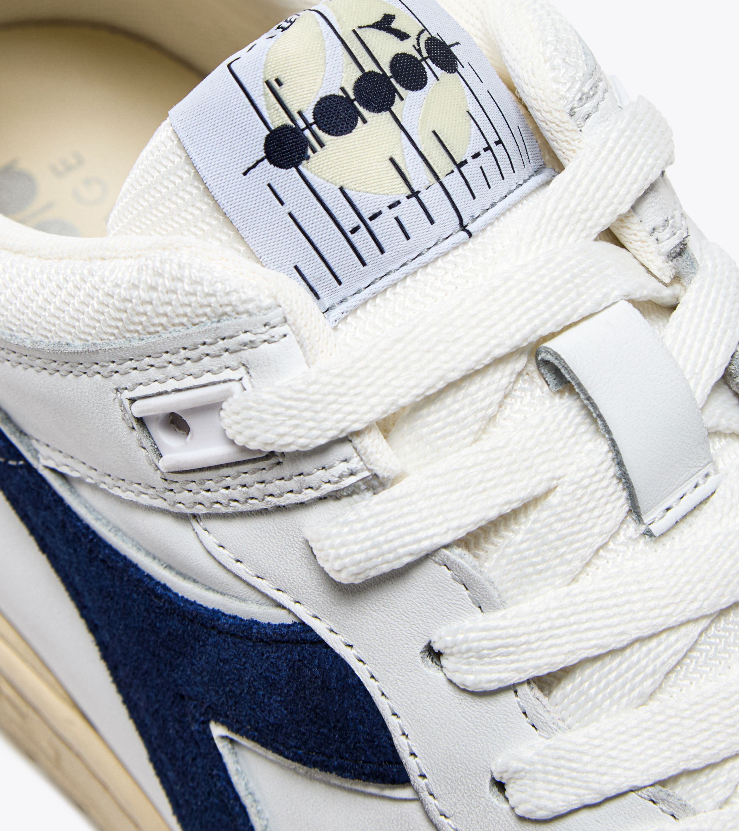 Diadora heritage hot sale white