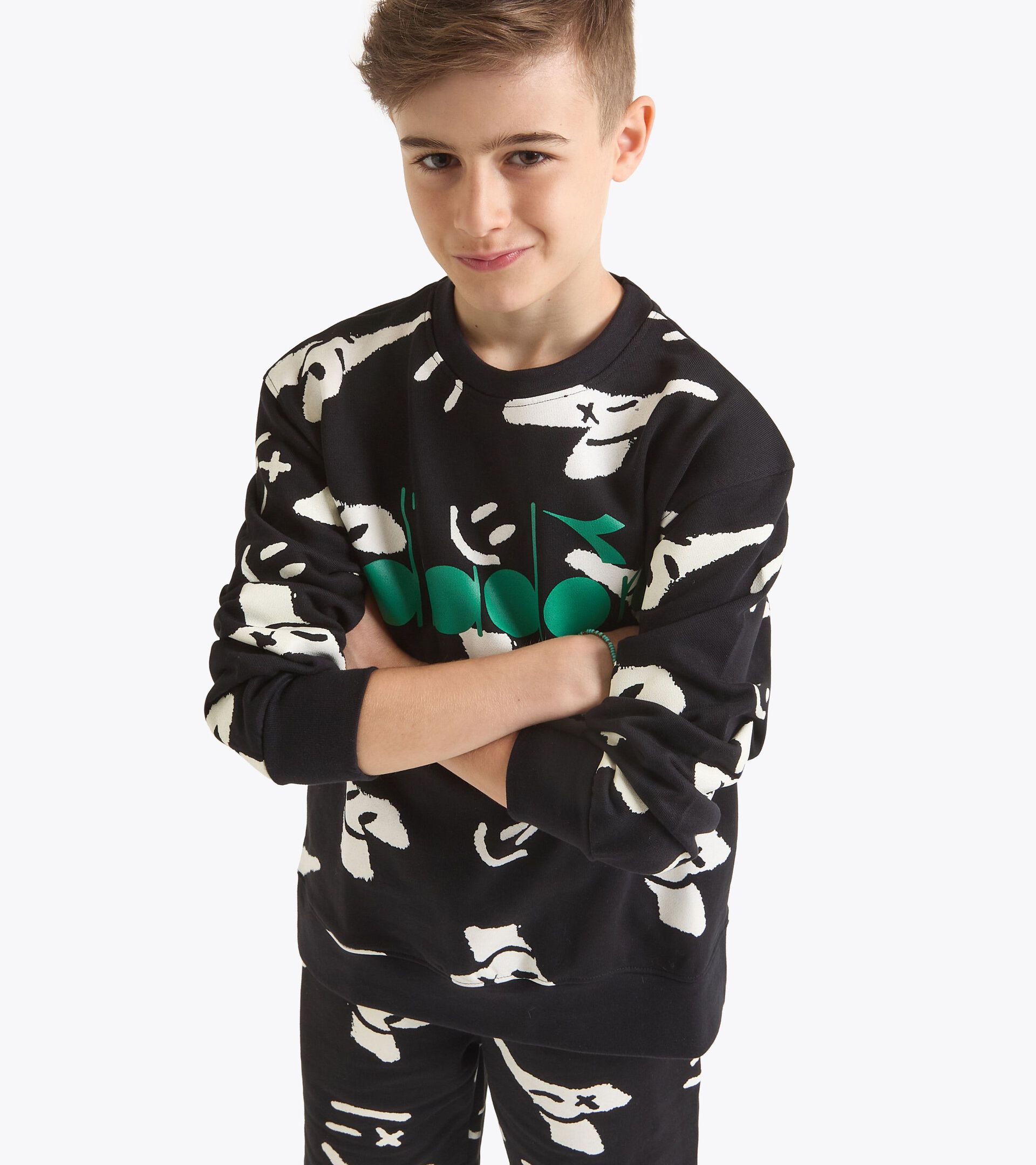 Crewneck sweatshirt - Boy
JB. SWEATSHIRT SMILE LOGO BLACK - Diadora