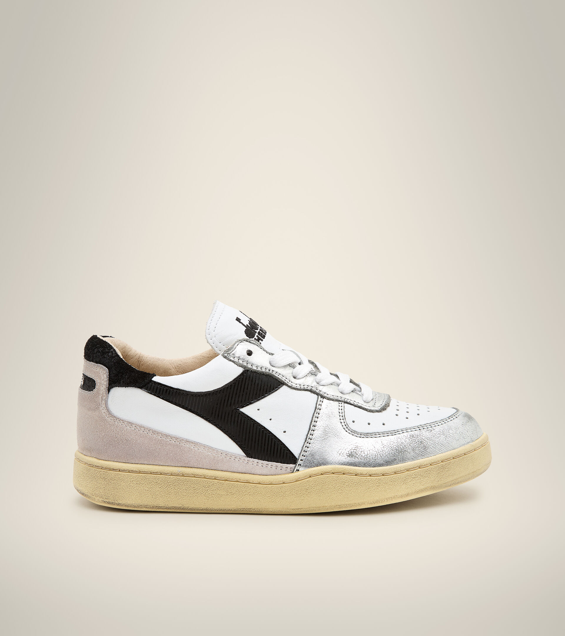 Heritage shoe - Unisex MI BASKET LOW METAL USED WHITE - Diadora