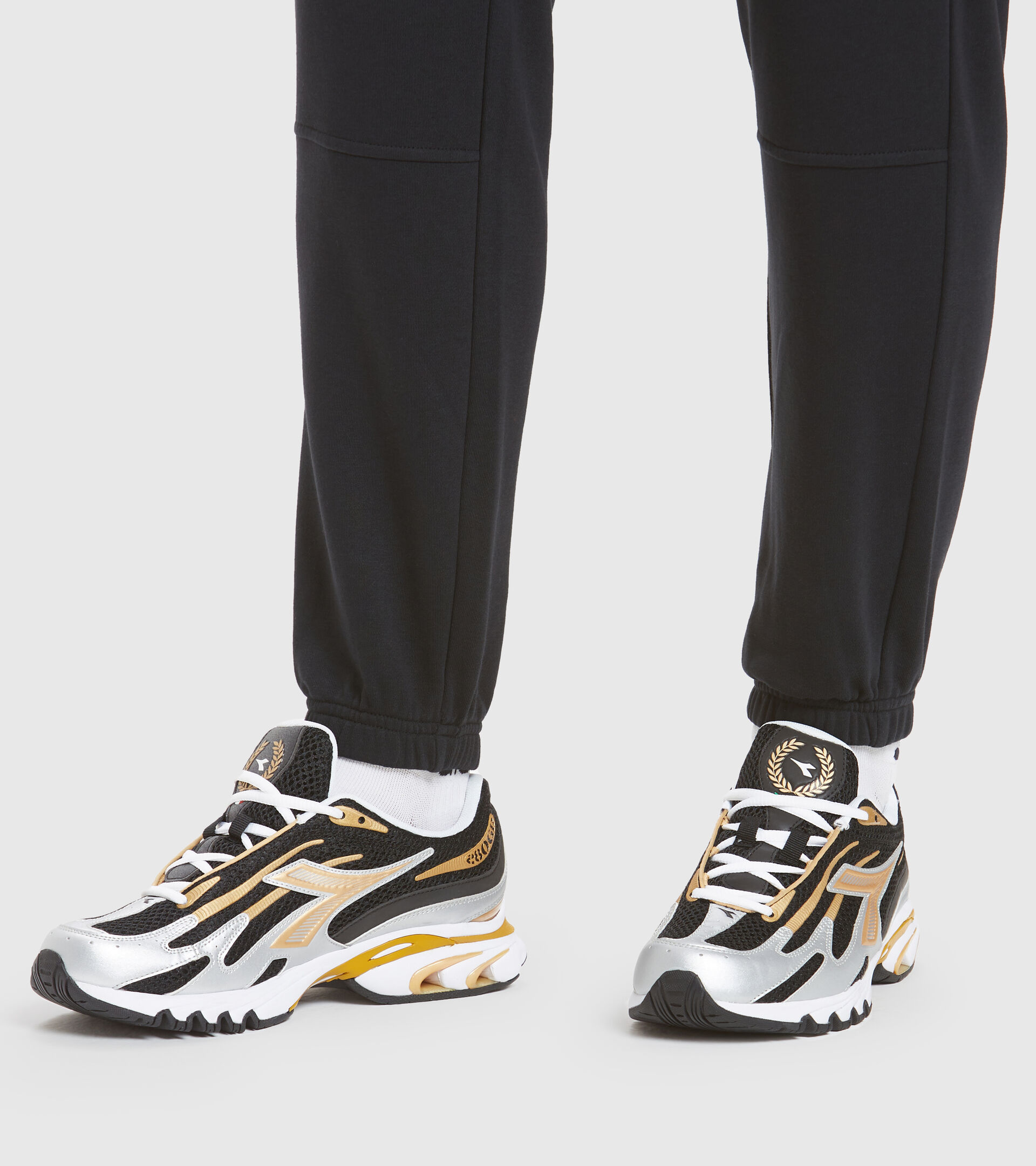 Footwear Sportswear UNISEX MYTHOS PROPULSION 280 BLACK/GOLD Diadora