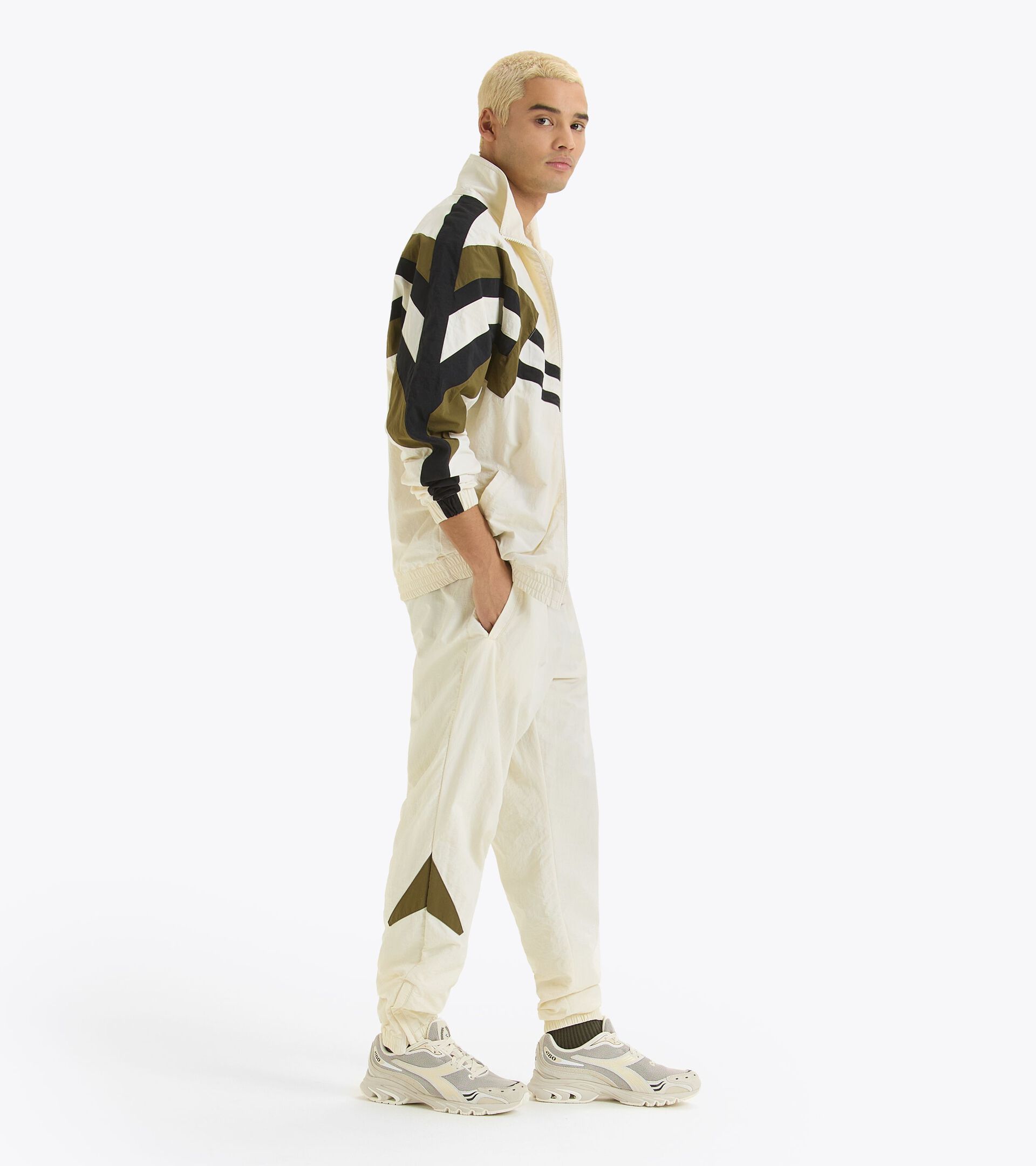 Sporthose - made in Italy - genderneutral TRACK PANTS LEGACY WISPERN WEISS - Diadora