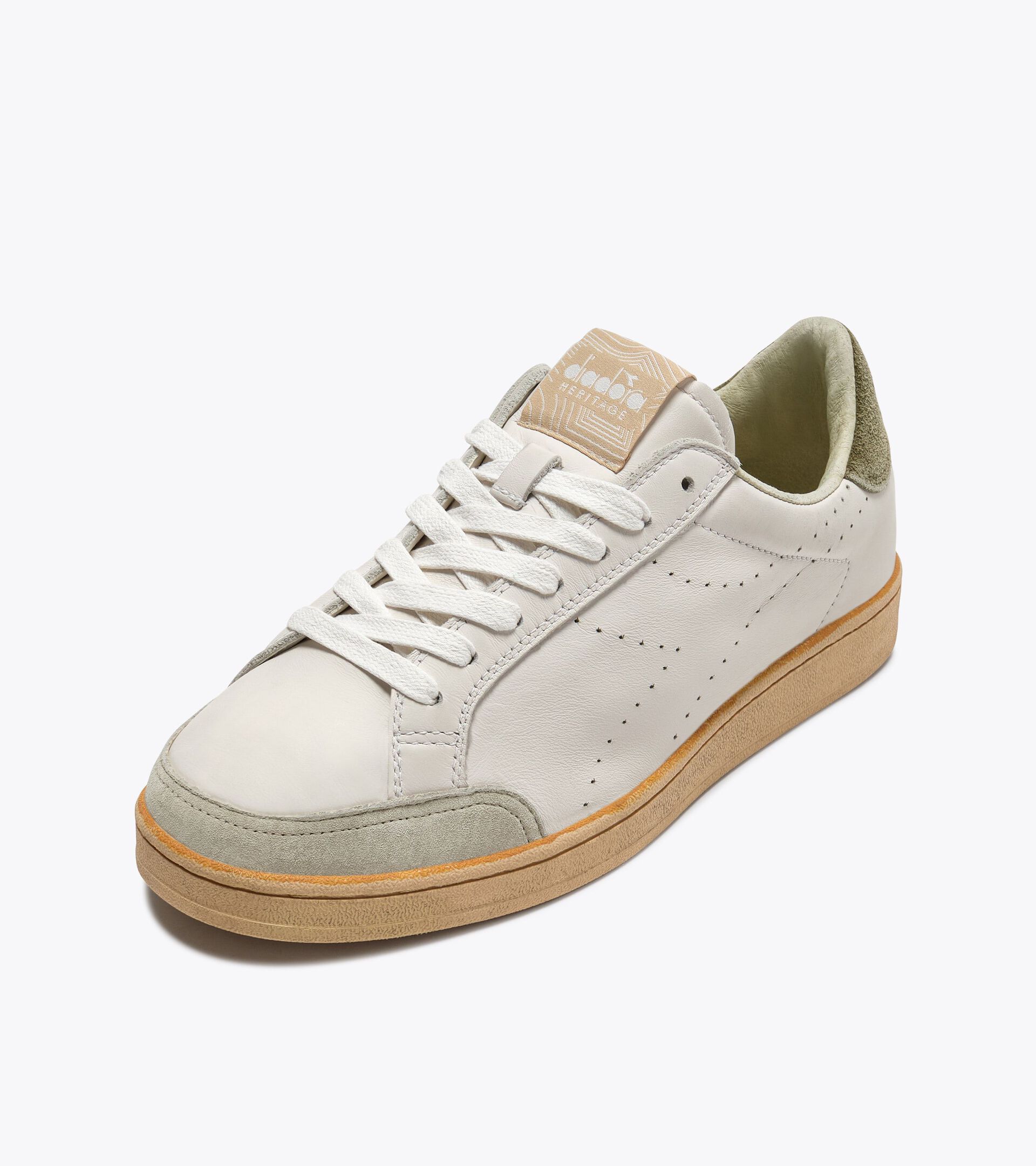 Zapatilla Heritage de piel - Para todos los g&eacute;neros
 PRESTIGE PLAIN USED OLIVA MILITAR - Diadora