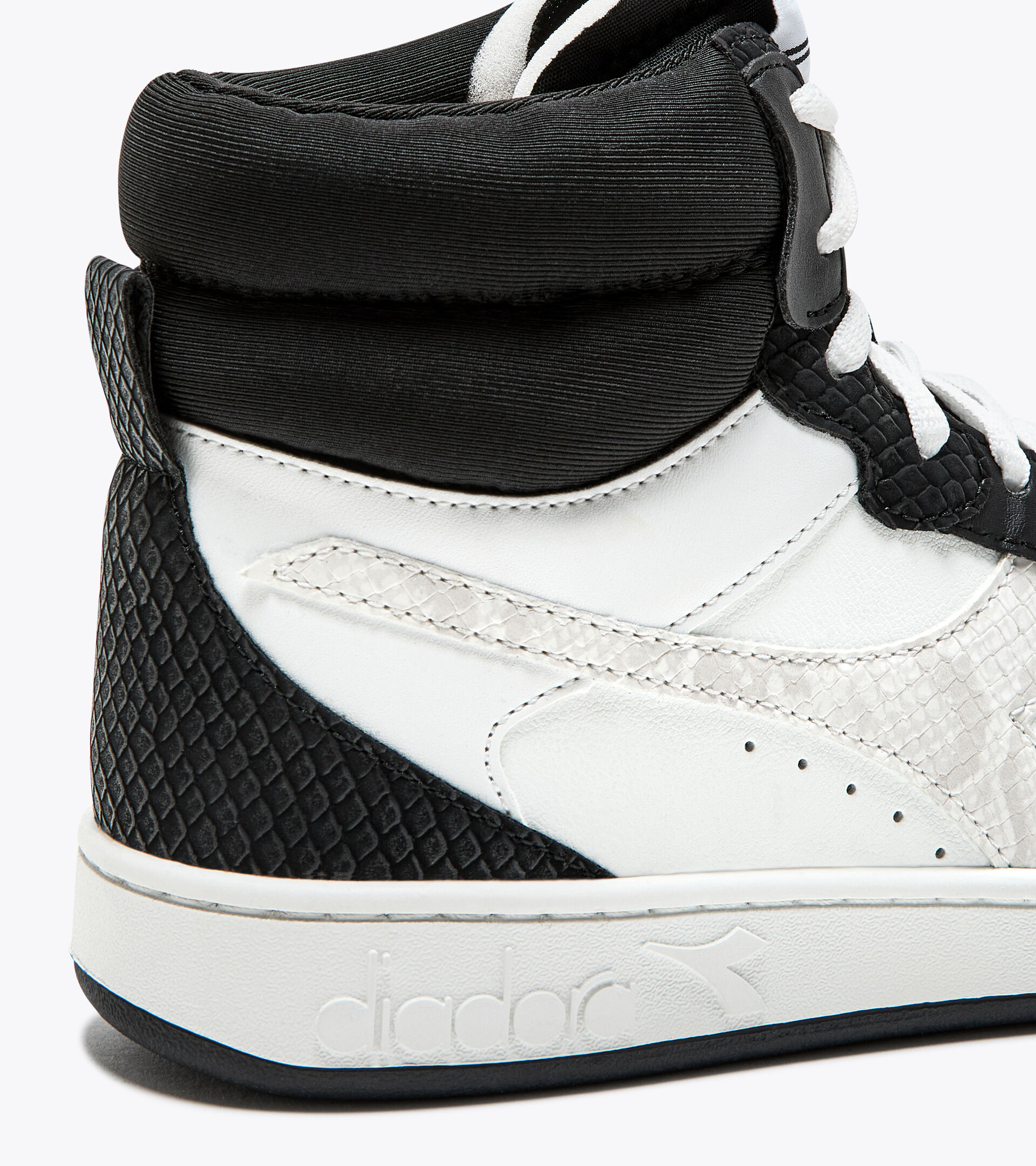 Sporty sneakers - Women MAGIC BASKET MID REPTILE WN BLACK /WHITE - Diadora