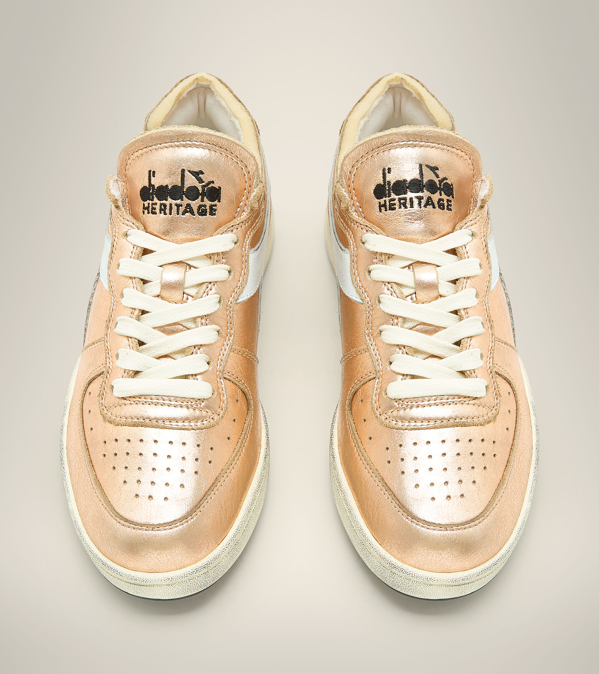 Zapatilla Heritage - Mujer MI BASKET ROW CUT SILVER USED W ALBARICOQUE COLORETE - Diadora
