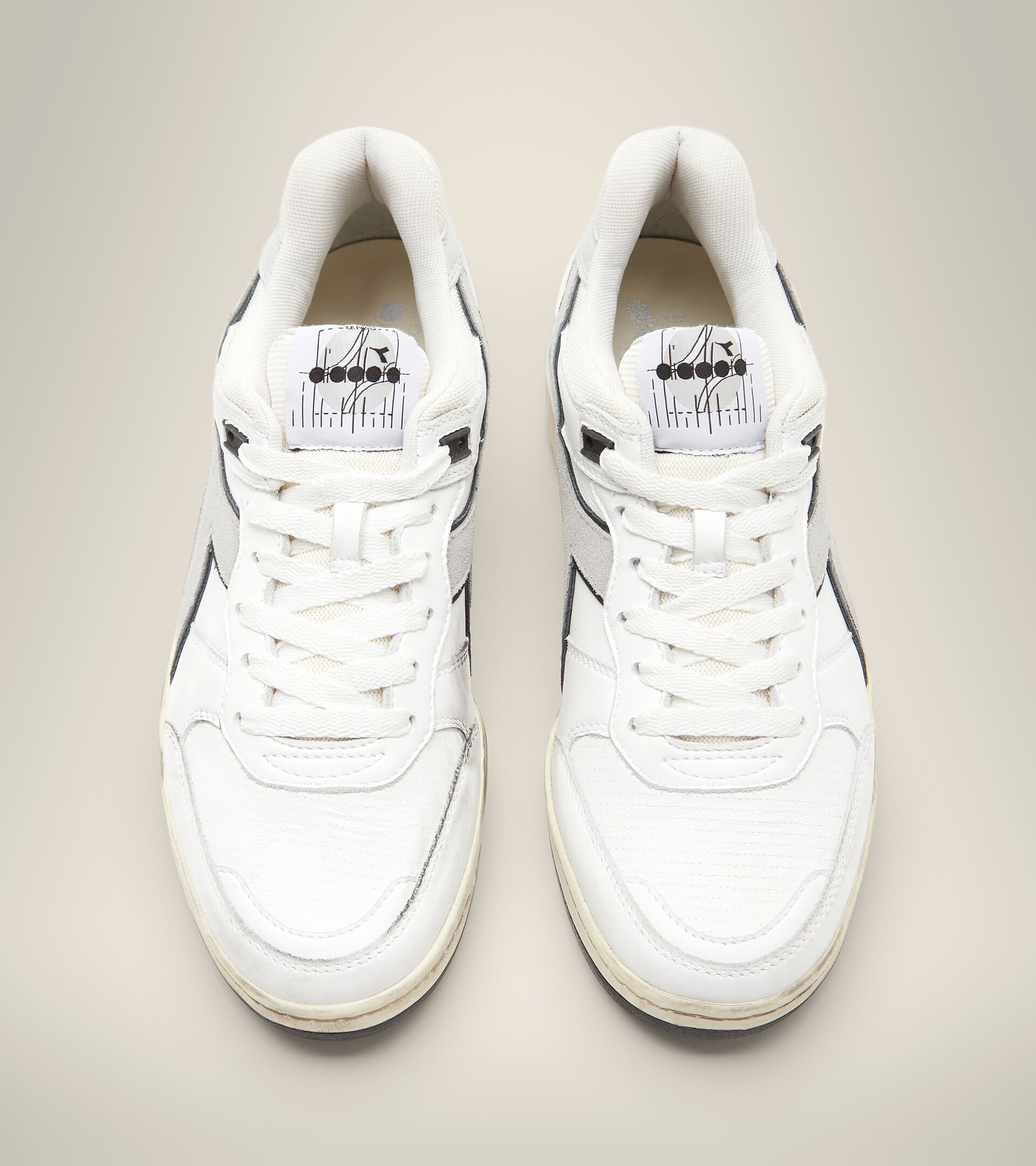 Made in Italy Heritage shoe - Unisex B.560 USED ITALIA WHITE /ALUMINUM - Diadora