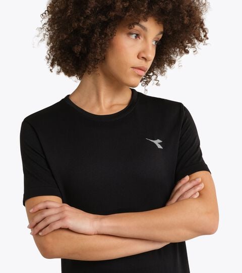 Camiseta t&eacute;cnica para termorregulaci&oacute;n -  Running - Mujer
 L. SS T-SHIRT STRATOUNO NEGRO - Diadora