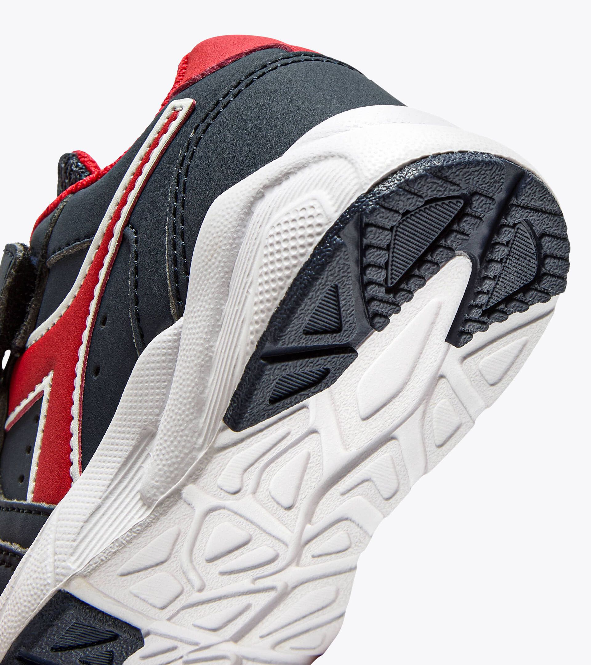Kids’ sports shoe - All-gender - 1 to 3 years old
FALCON 5 SL I BLUE CORSAIR/WHITE/FIERY RED - Diadora