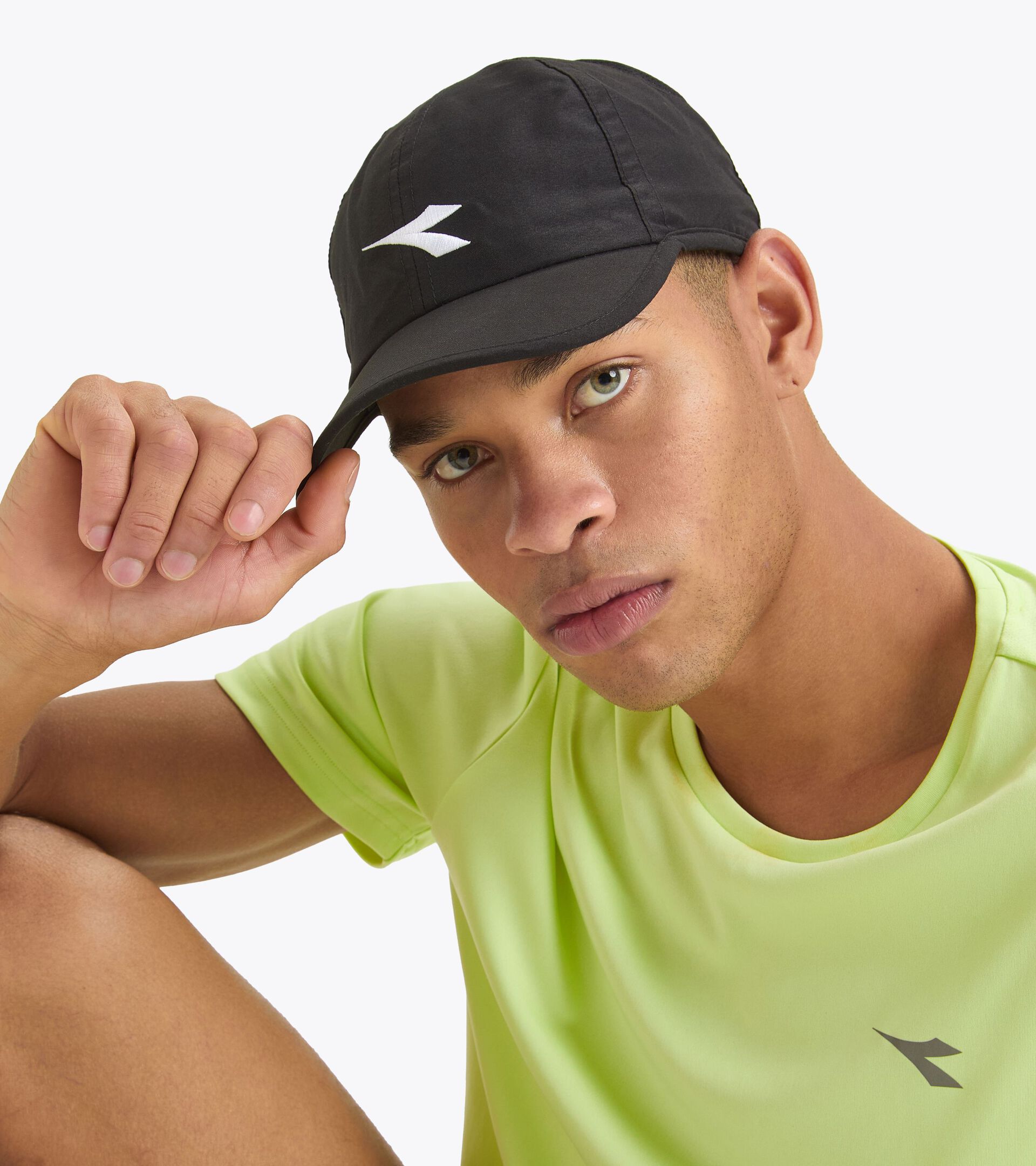 Tennis-style hat ADJUSTABLE CAP BLACK/OPTICAL WHITE - Diadora