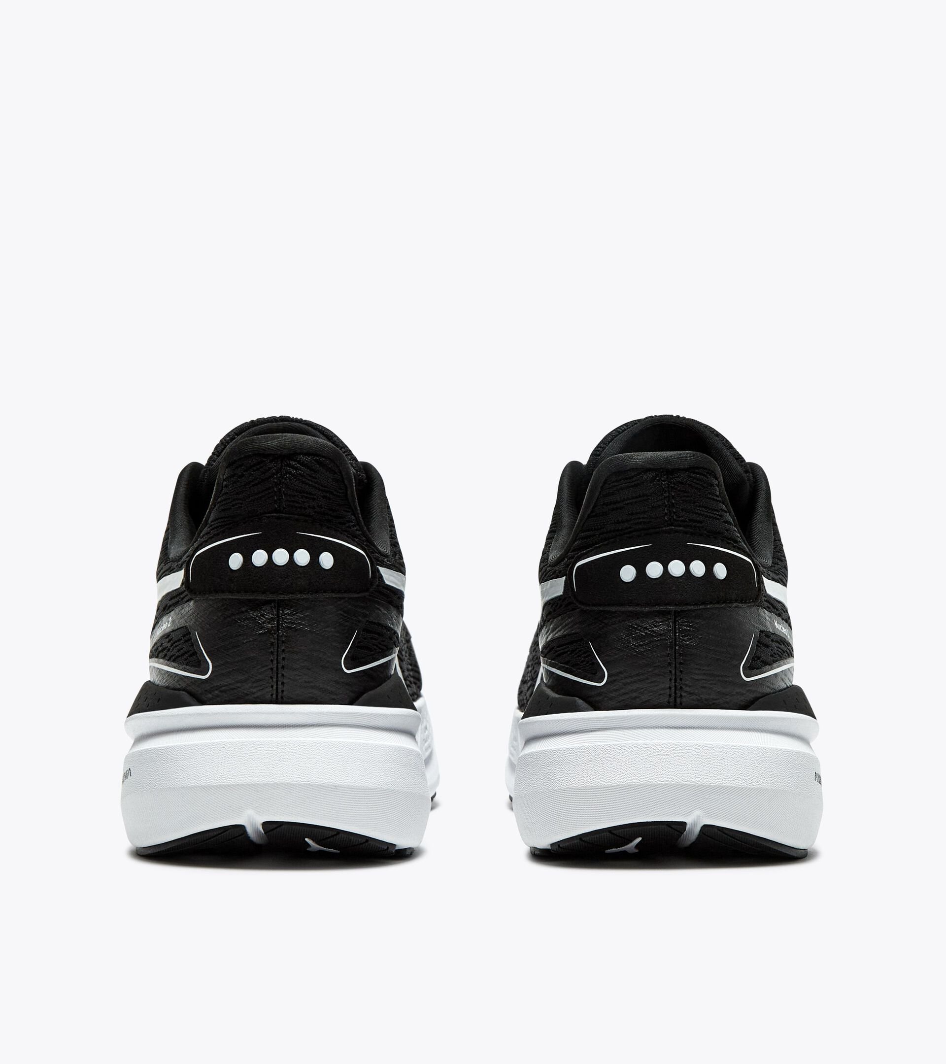 Zapatilla de running - Comodidad y estabilidad - Hombre NUCLEO 2 NEGRO/BLANCO - Diadora