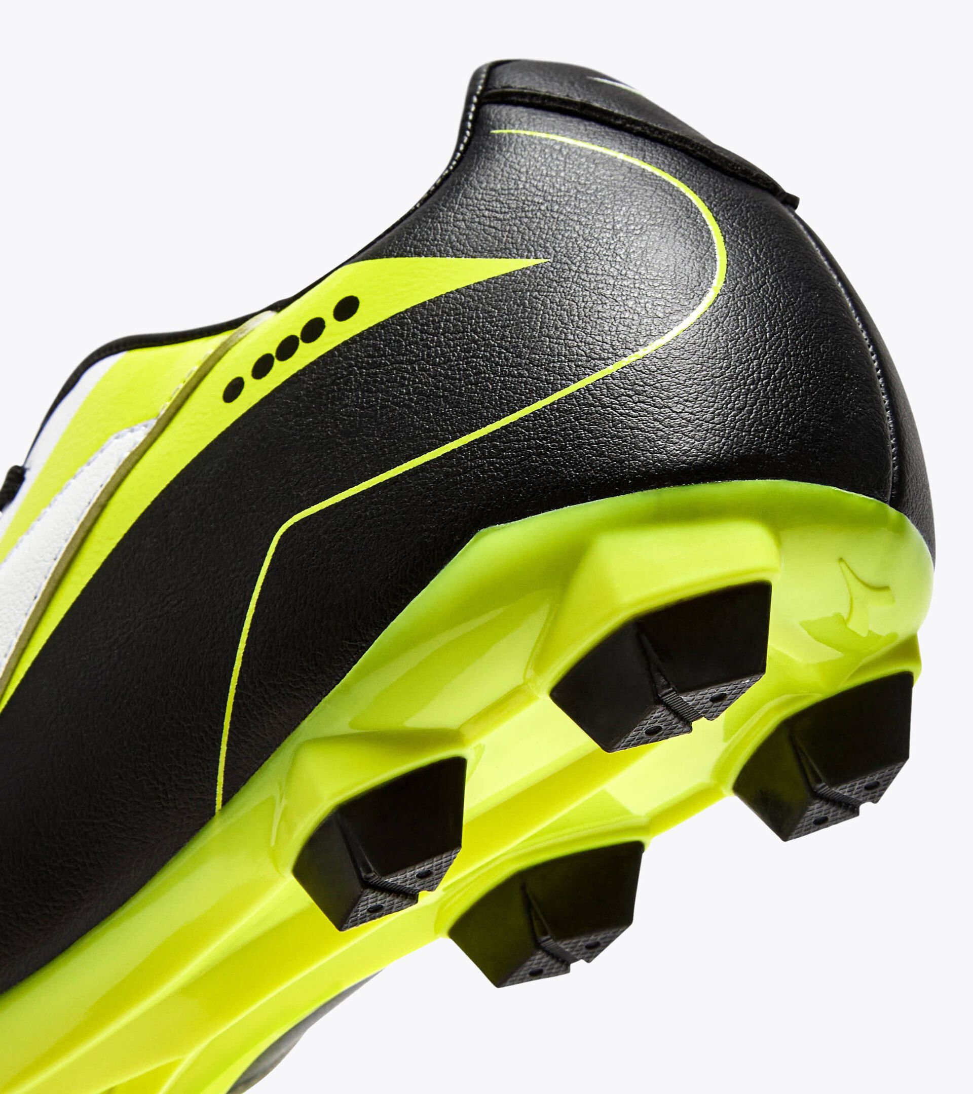 Bota de fútbol para superficies compactas - Hombre MAXIMUS ICON R LPU NEGRO/BLANCO/AMARILLO FL DD - Diadora