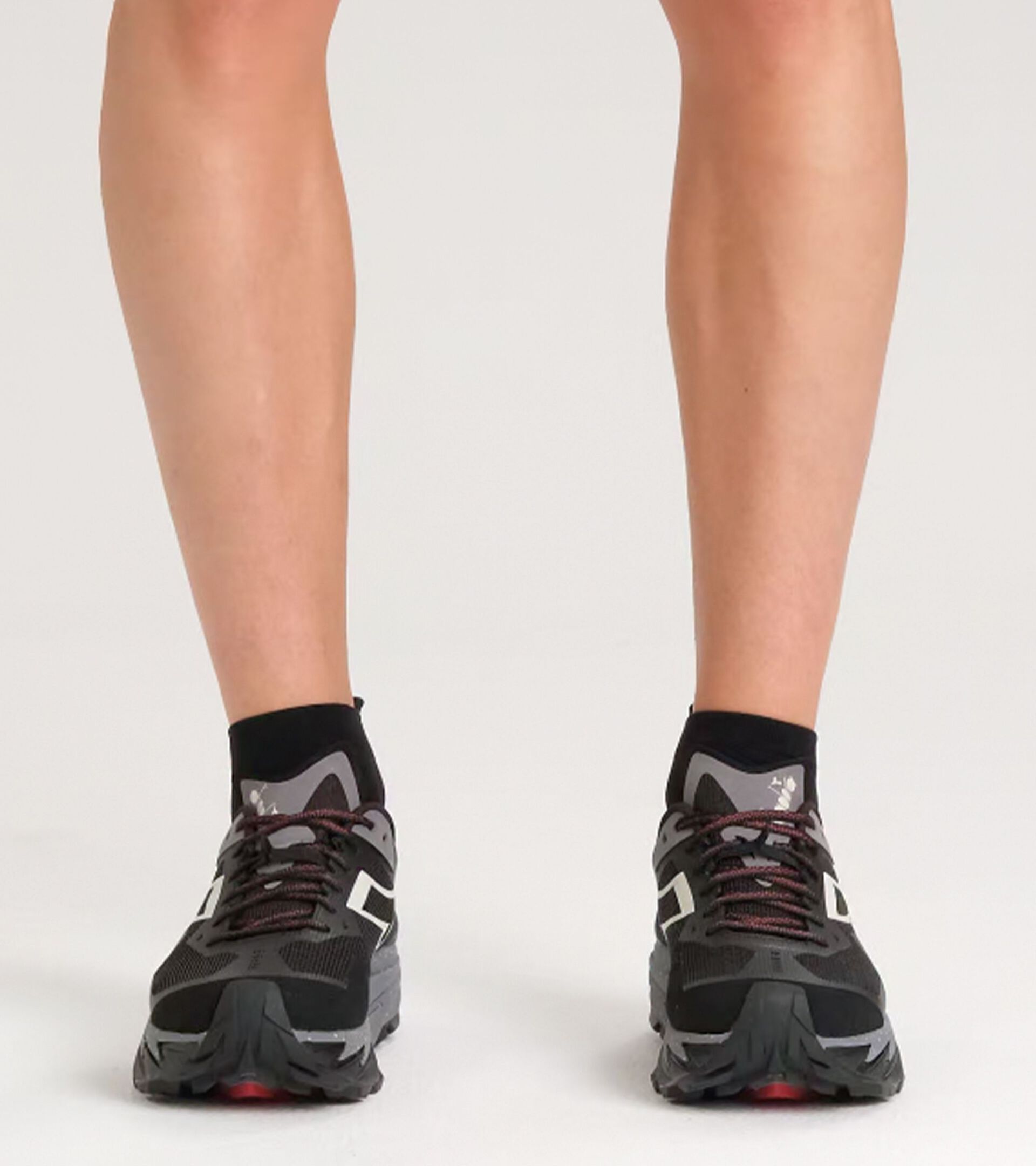 Trail running shoe - All-Gender SESTRIERE-XT 2 BLACK/STEEL GRAY - Diadora