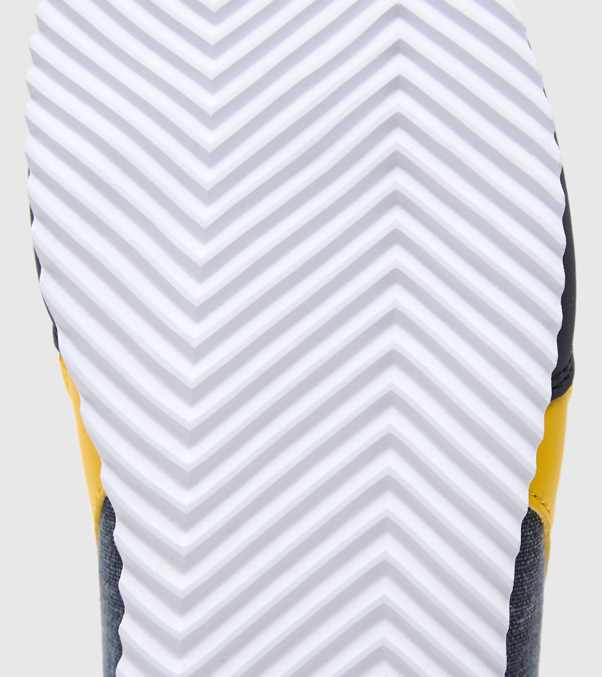 Sports shoes - Youth 8-16 years JOG LIGHT GS CORSAIR/BRIGHT YELLOW - Diadora
