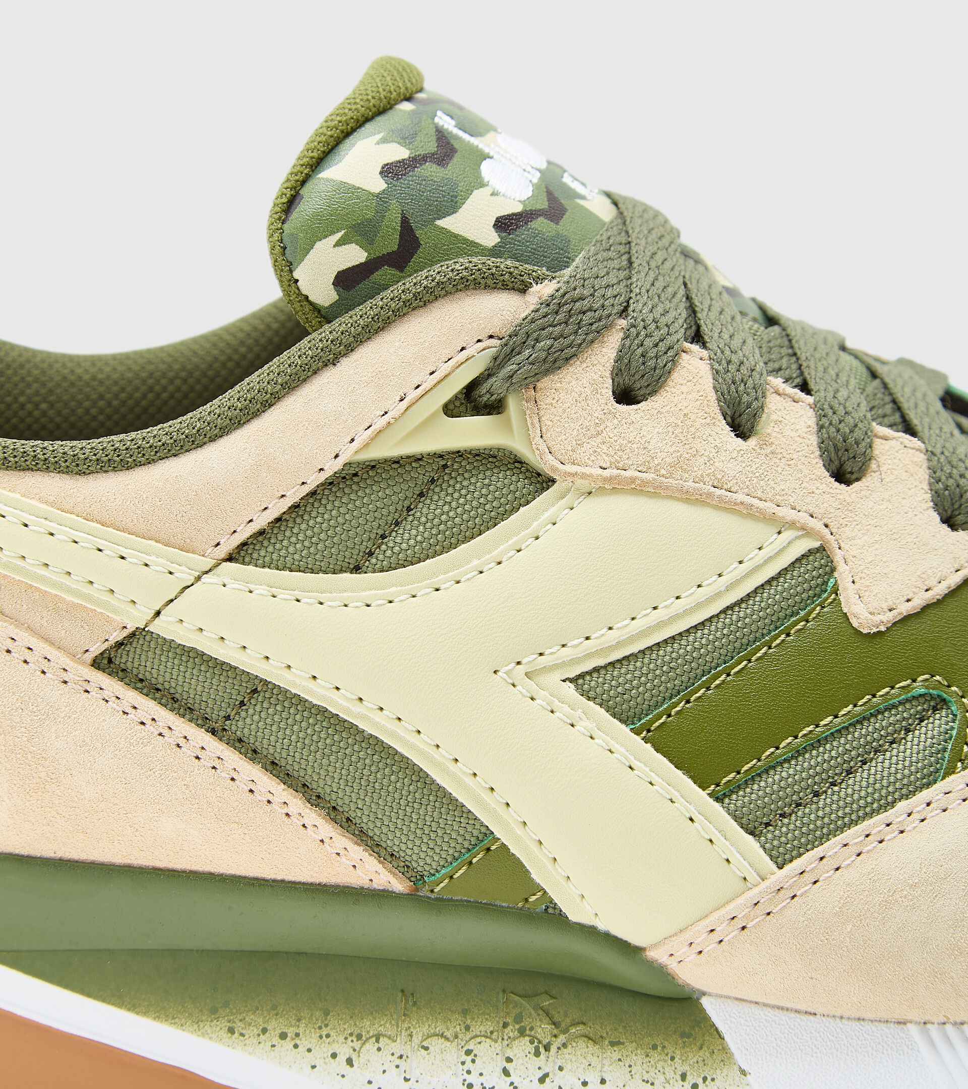 Sports shoes - Men N9002 CALLISTE GREEN/OLIVINE/MOTH - Diadora