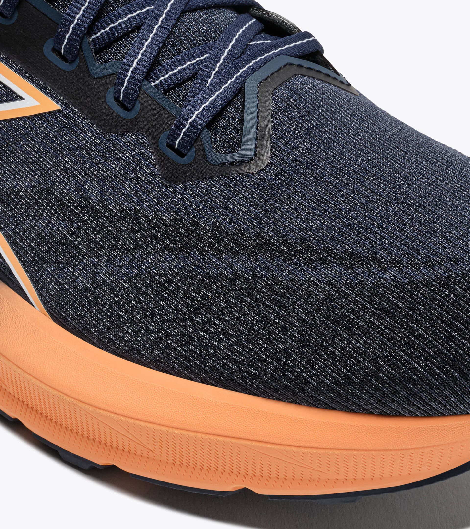 Running shoe - Stability, comfort and durability - All-gender
 NUCLEO 2 GR AFTER MIDNIGHT /PEACH COBBLER - Diadora