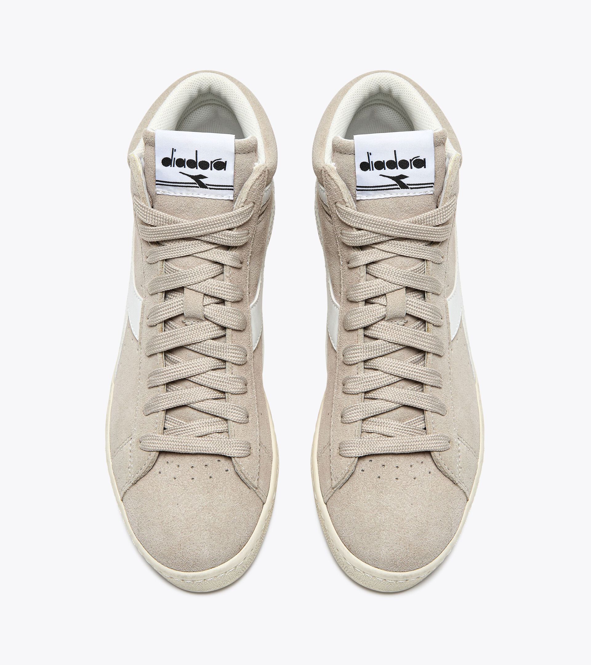 Sporty sneakers - All-Gender GAME L HIGH SUEDE WAXED GRAY SILVER - Diadora