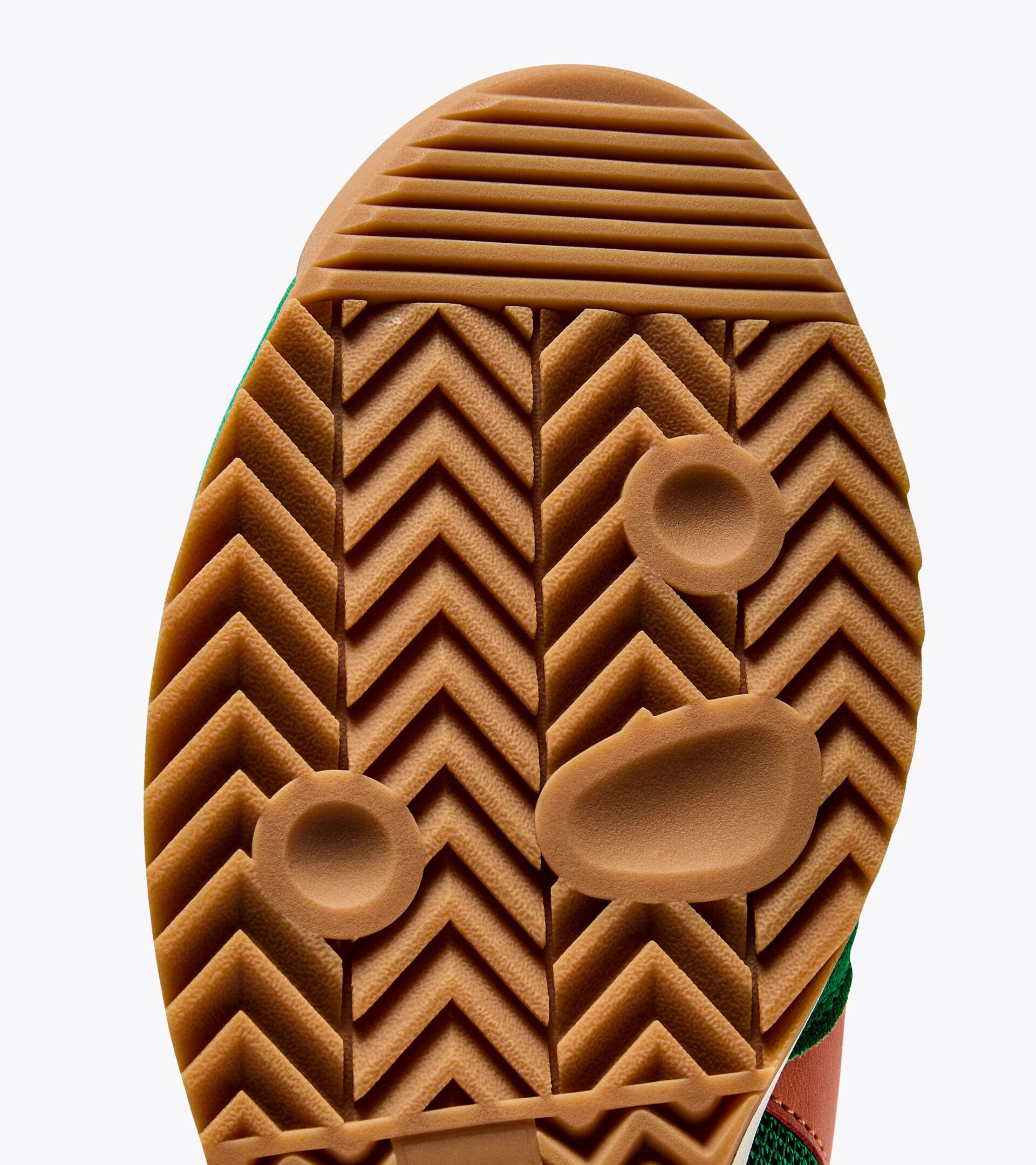 Low-profile suede sneaker - All-gender CROSS GREEN PEAS CREAM - Diadora
