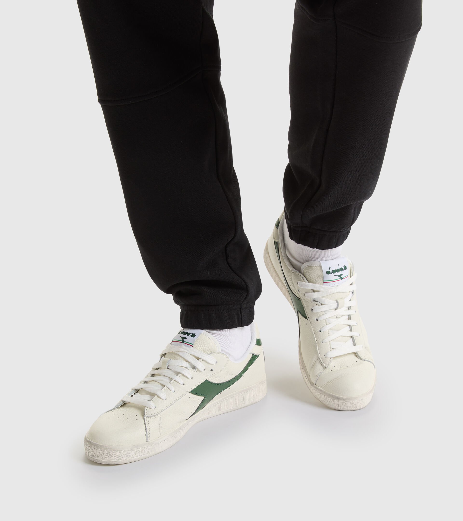 Sports shoes - Unisex GAME L LOW WAXED WHITE/FOGLIAGE - Diadora