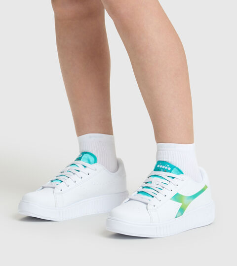 GAME STEP KALEIDO GS, WHITE/BALTIC Sports shoes - Junior 8-16 years GAME STEP KALEIDO GS WHITE/BALTIC - Diadora