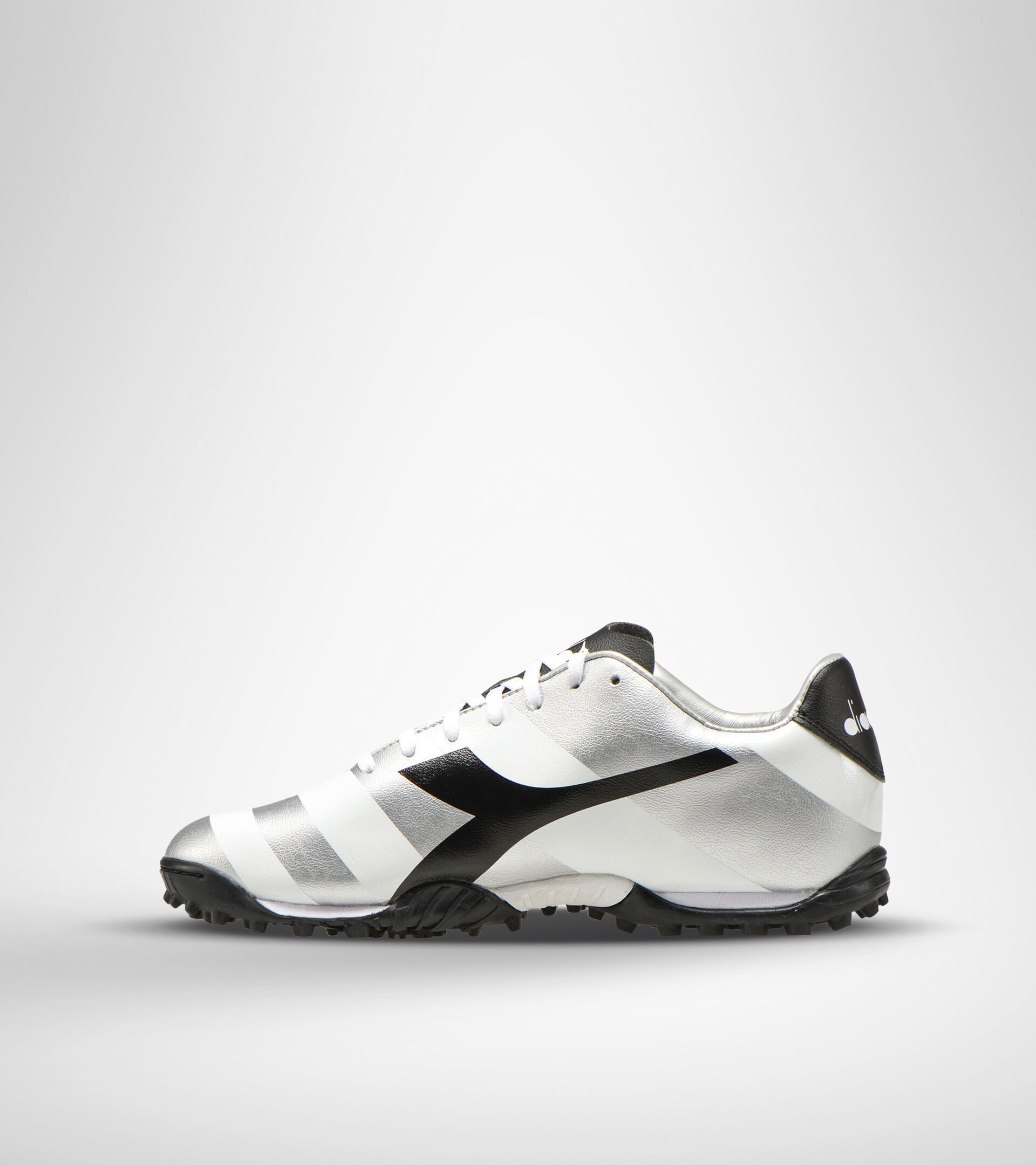 Hard ground and artificial turf football boot RAPTOR R TF WHITE/BLACK/SILVER DD - Diadora