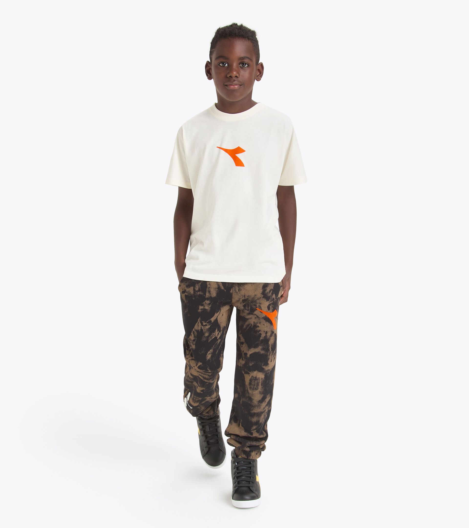 T-shirt with tie dye details - Boy
 JB. T-SHIRT SS TYE DYE SOLITARY STAR - Diadora