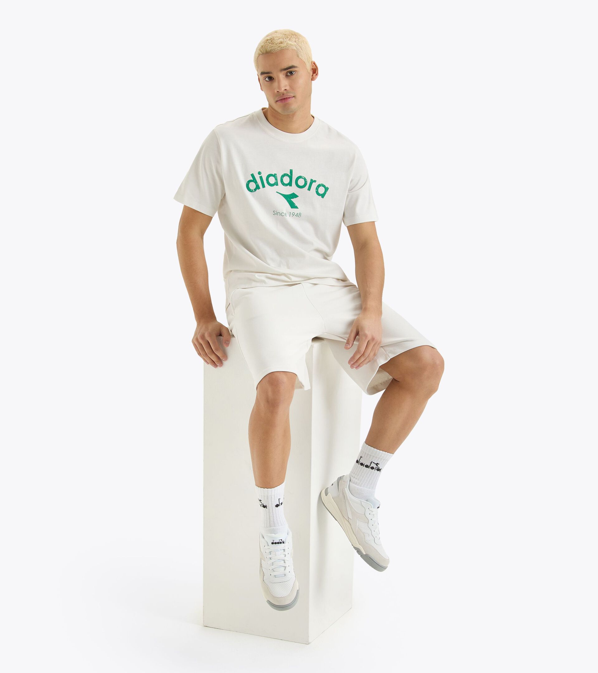 Camiseta - Gender neutral T-SHIRT SS ATHL. LOGO BLANCA LECHE - Diadora