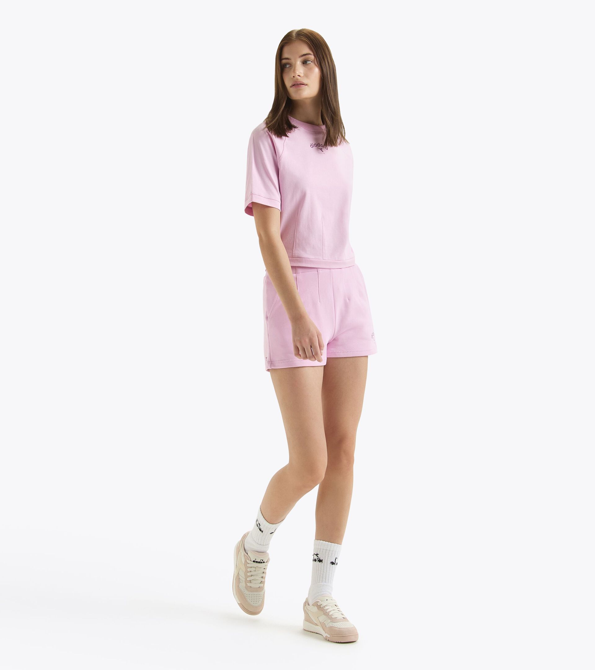 T-shirt with a boxy fit - Women’s L. T-SHIRT SS ATHL. LOGO PIROUETTE - Diadora