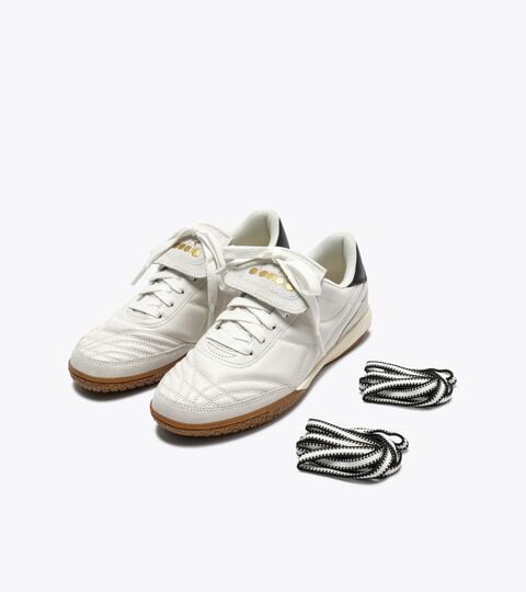 Zapatilla terrace de piel - Para todos los g&eacute;neros GOLD INDOOR BLANCO/NEGRO - Diadora