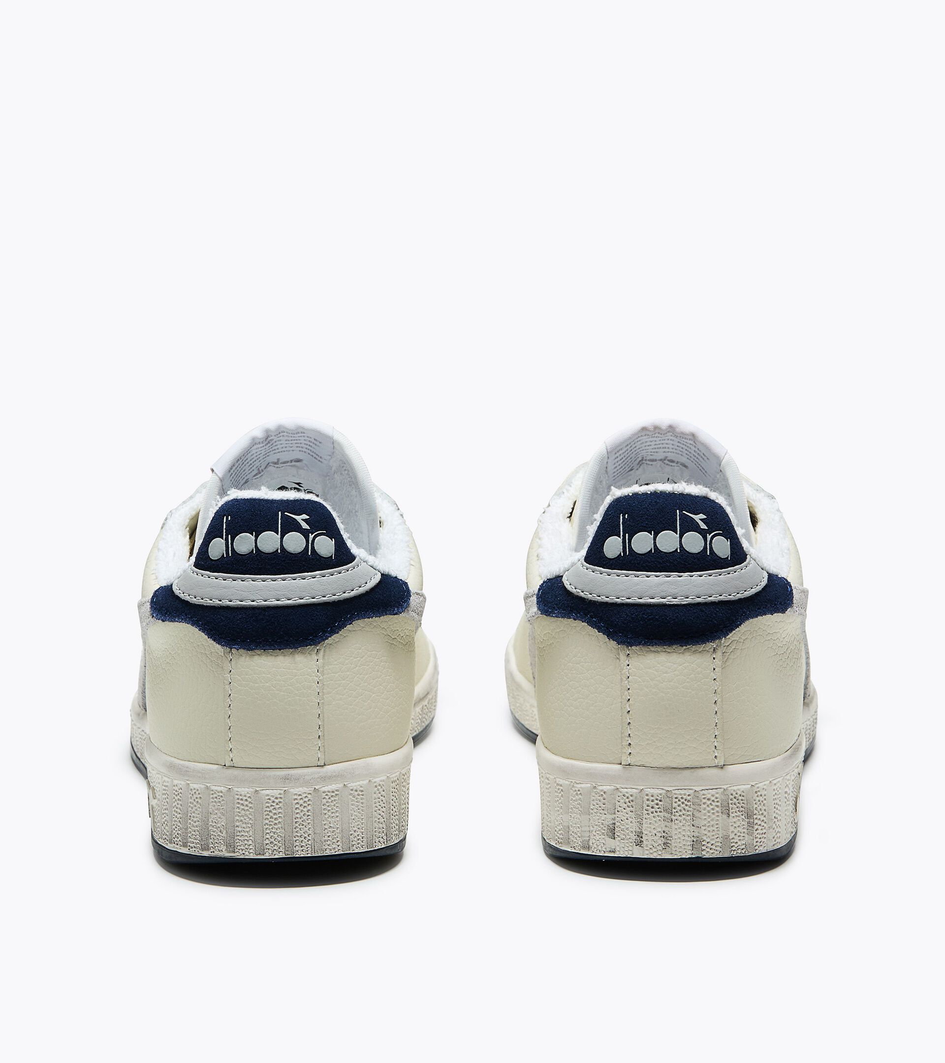 Sneakers - For every gender GAME LOW SUEDE TOWEL WHITE/GRAY - Diadora