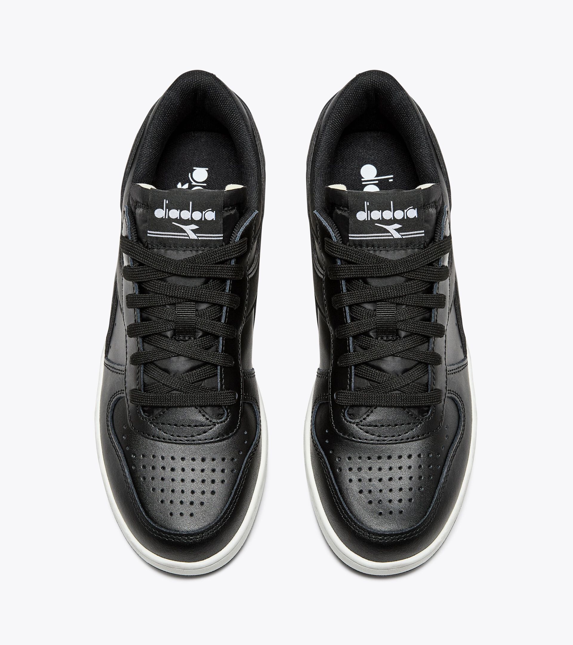Sporty sneakers - All-Gender MAGIC BASKET LOW ICONA BLACK/BLACK - Diadora