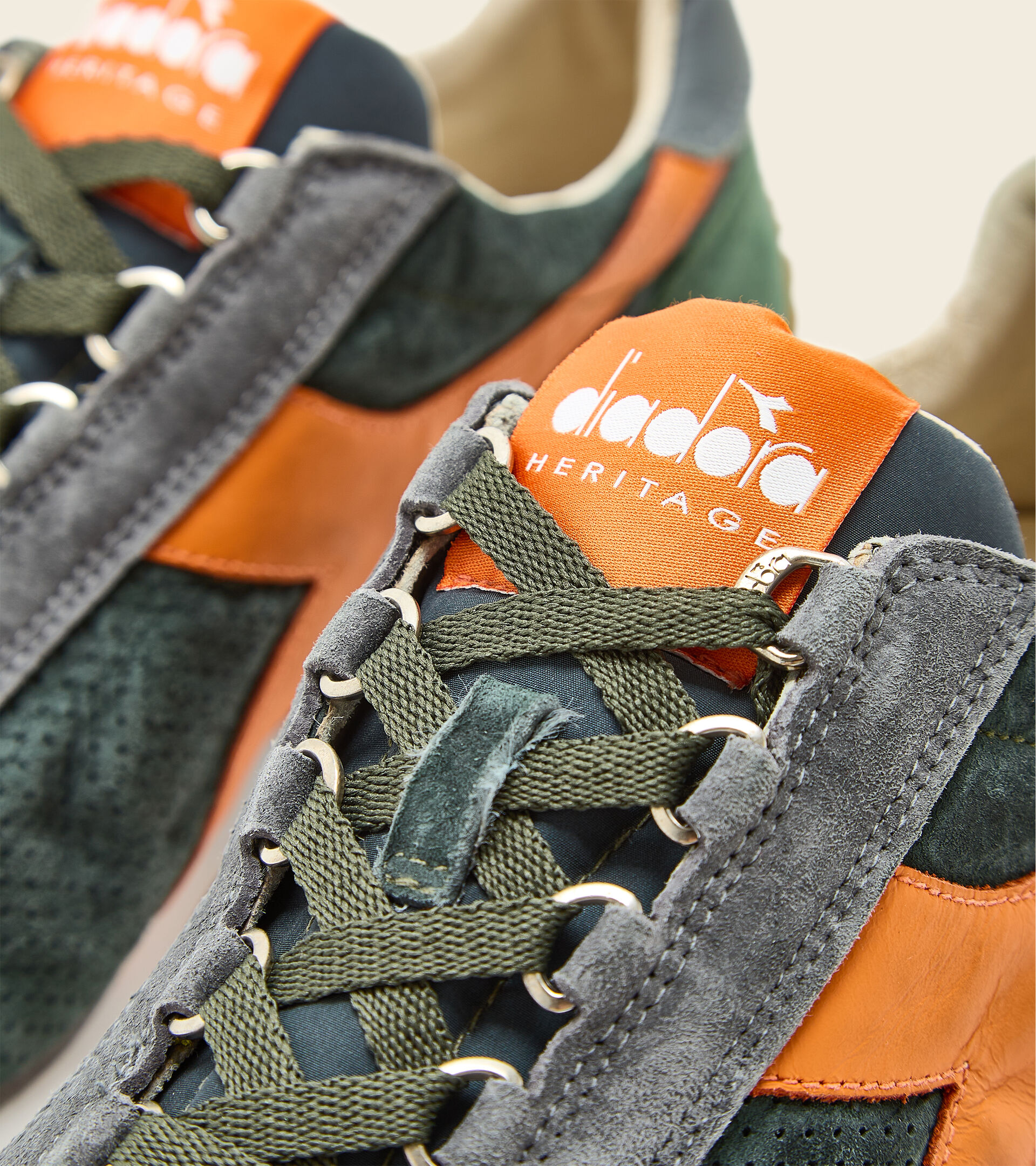 Heritage shoe - Unisex EQUIPE SUEDE SW GREEN NIGHT - Diadora