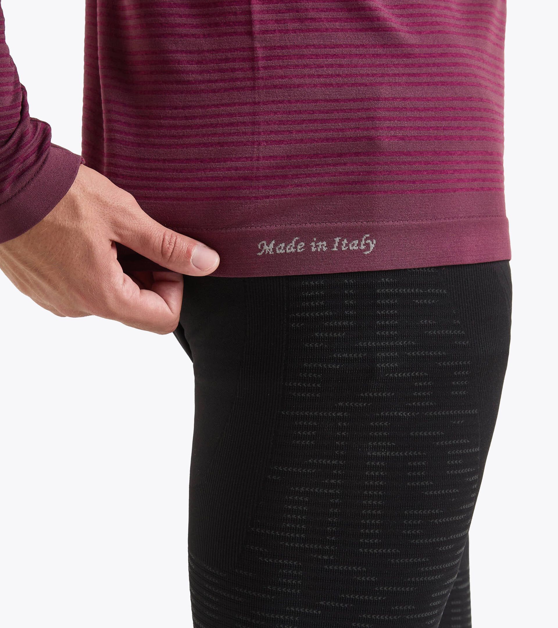 Long-sleeved, technical t-shirt for temperature control -  Running - Men’s
 LS T-SHIRT STRATOUNO MAROON BANNER - Diadora