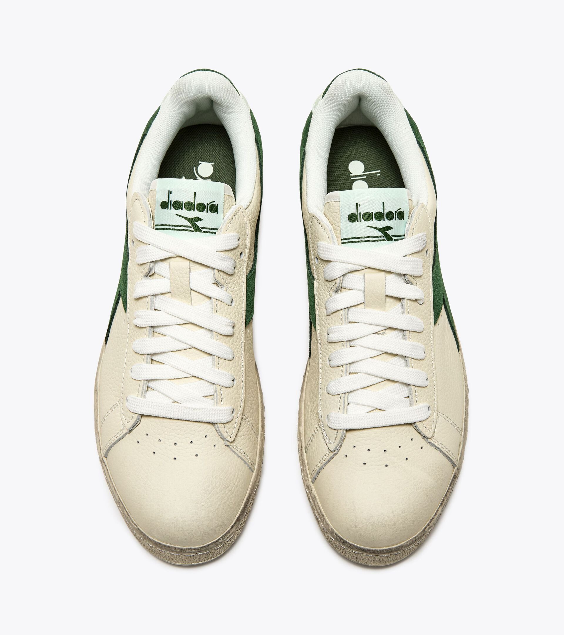 Sporty sneakers - All-Gender GAME L LOW WAXED SUEDE POP GREEN GUARD - Diadora