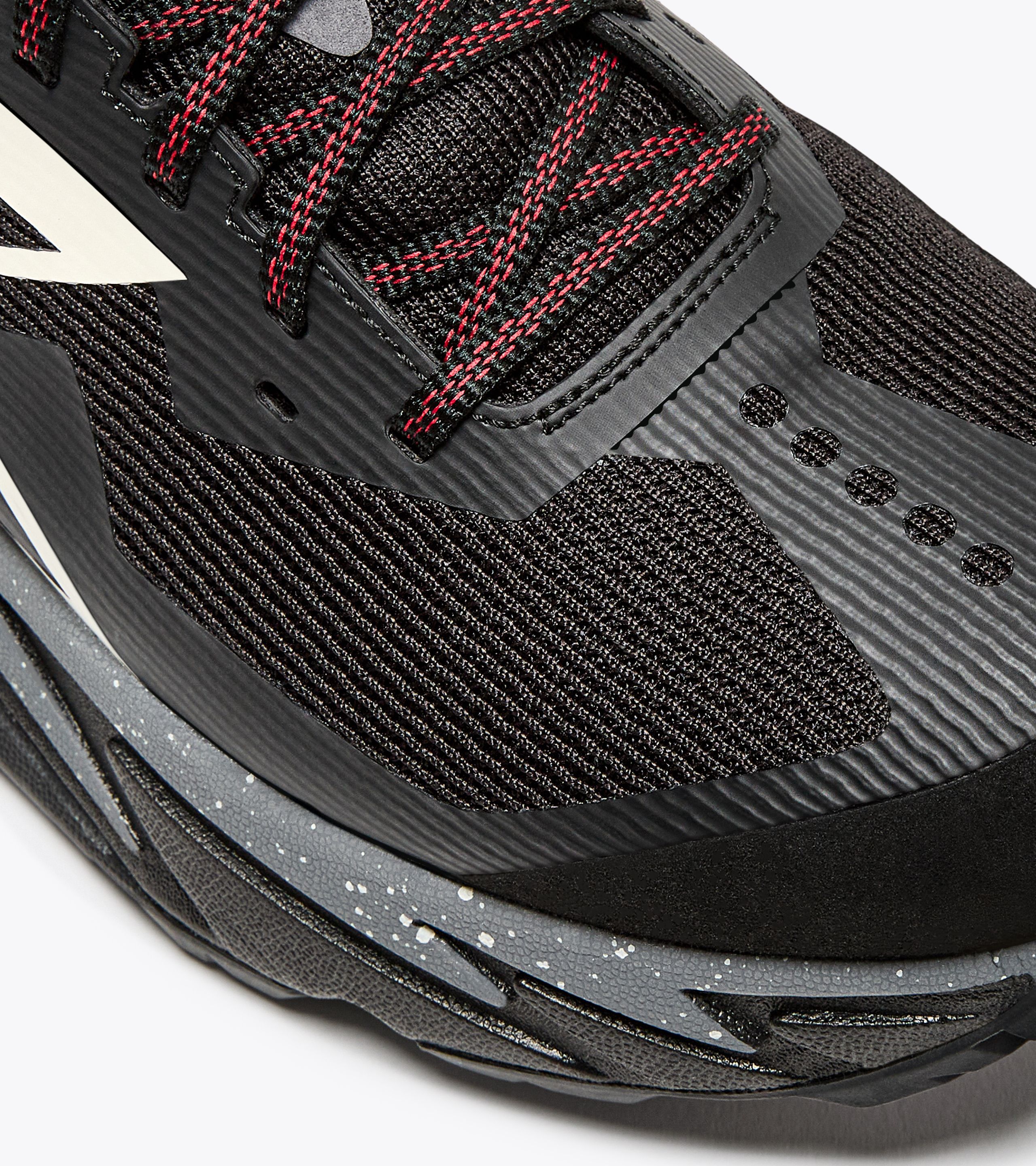 B2b altra running top