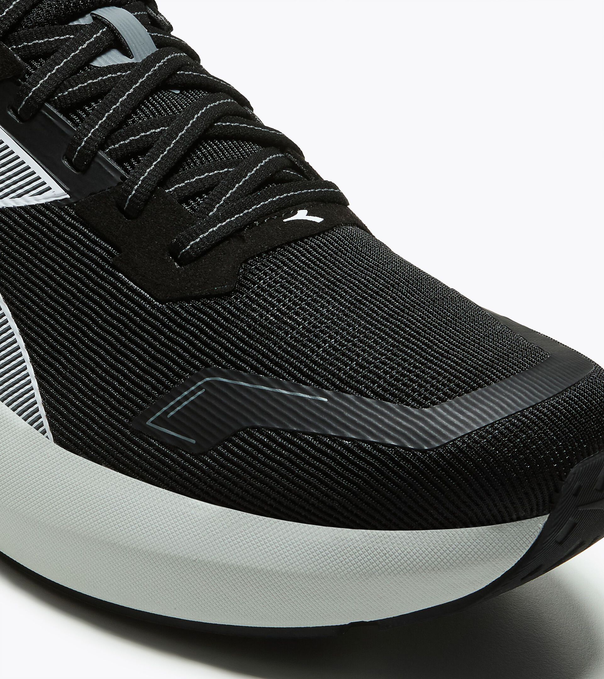 Neutraler Laufschuh - Herren STRADA 4 SCHWARZ/SILBER - Diadora