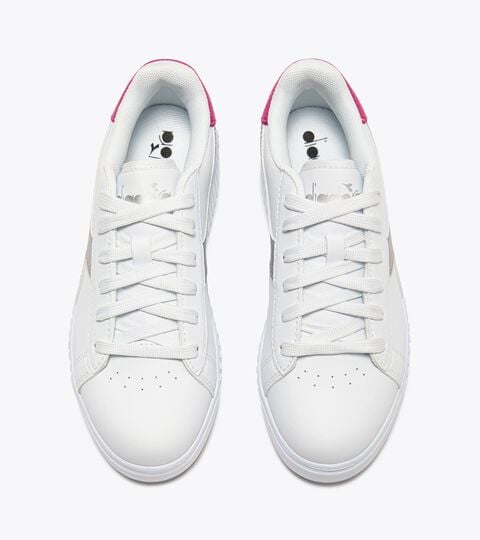 GAME STEP METAL GS, WHITE/FESTIVAL FUCHSIA/SILVER Sports shoe - 8 to 16 years old - All-gender GAME STEP METAL GS WHITE/FESTIVAL FUCHSIA/SILVER - Diadora