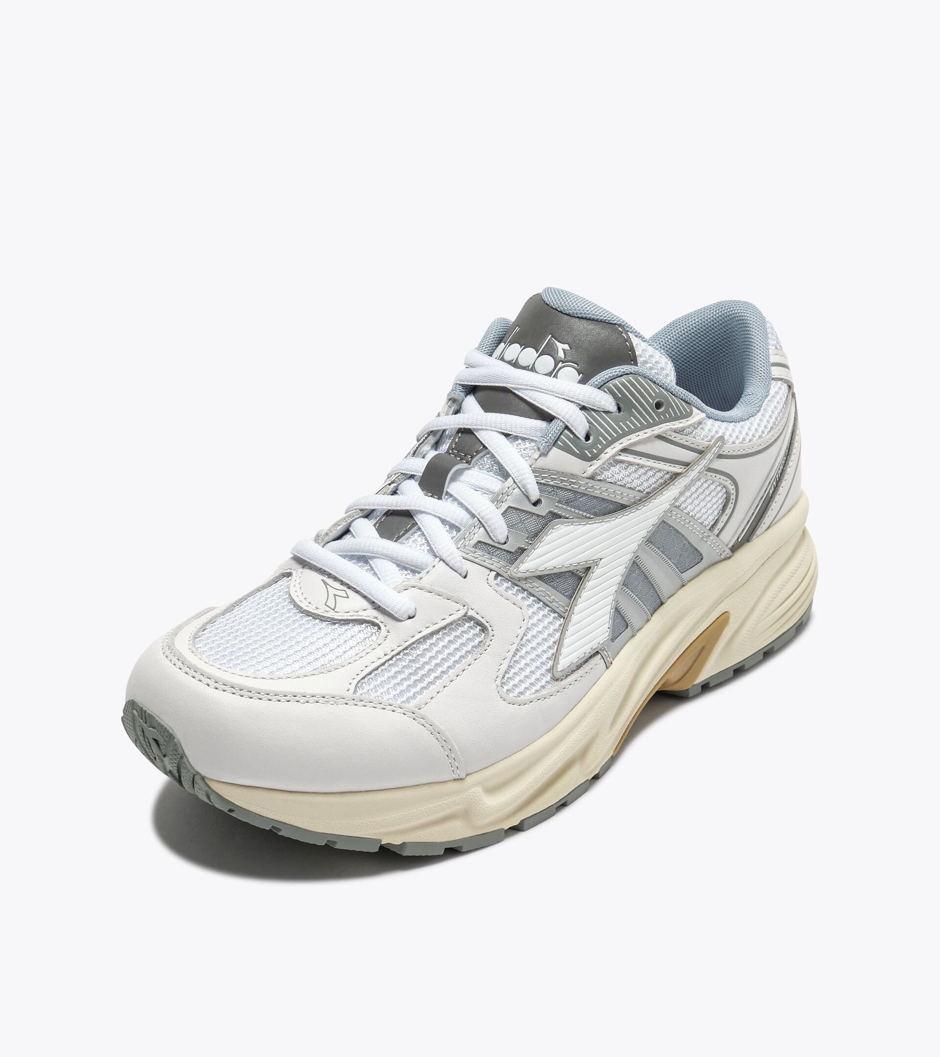 Zapatilla deportiva de piel - Para todos los g&eacute;neros
 MYTHOS STAR LEA BLANCO/BLANCO/BLANCO - Diadora