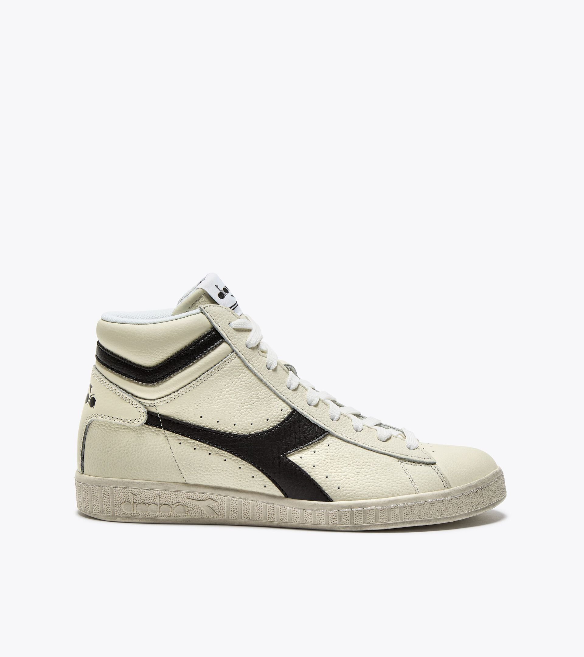 Sporty sneakers - All-Gender GAME L HIGH WAXED WHITE/BLACK - Diadora