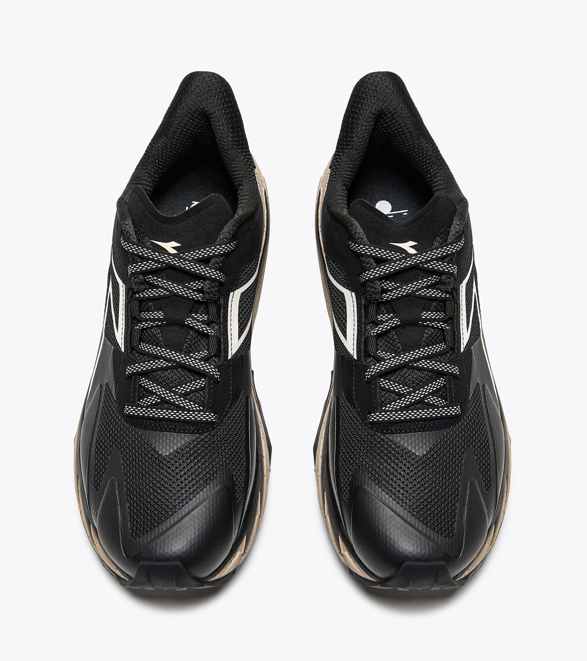 Trail Running Shoes - Men EQUIPE SESTRIERE-XT BLACK/WHISPER WHITE/DOESKIN - Diadora