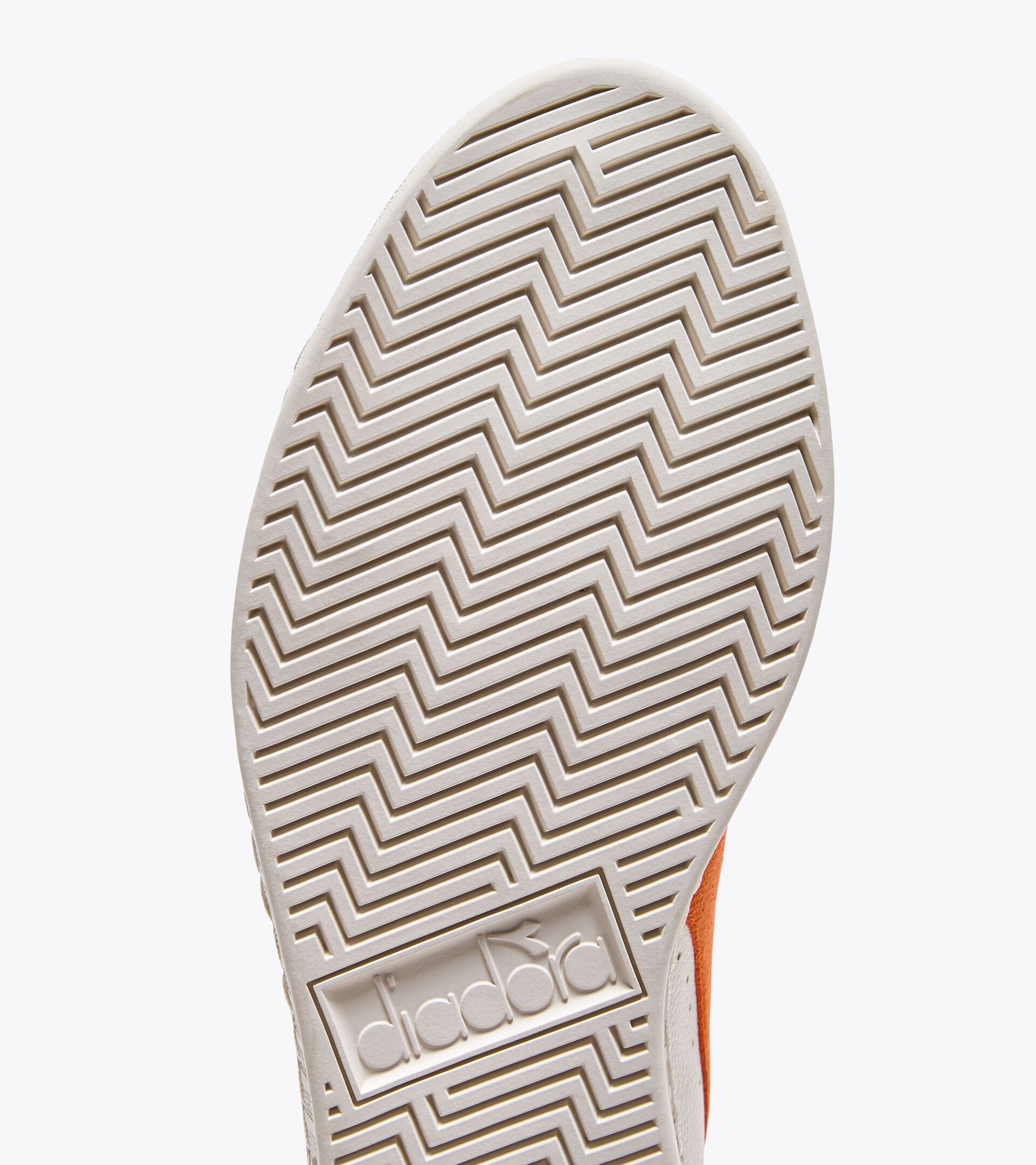 2030 sports shoes - All-Gender GAME L HIGH 2030 SUPER WHITE /GOLDEN POPPY - Diadora